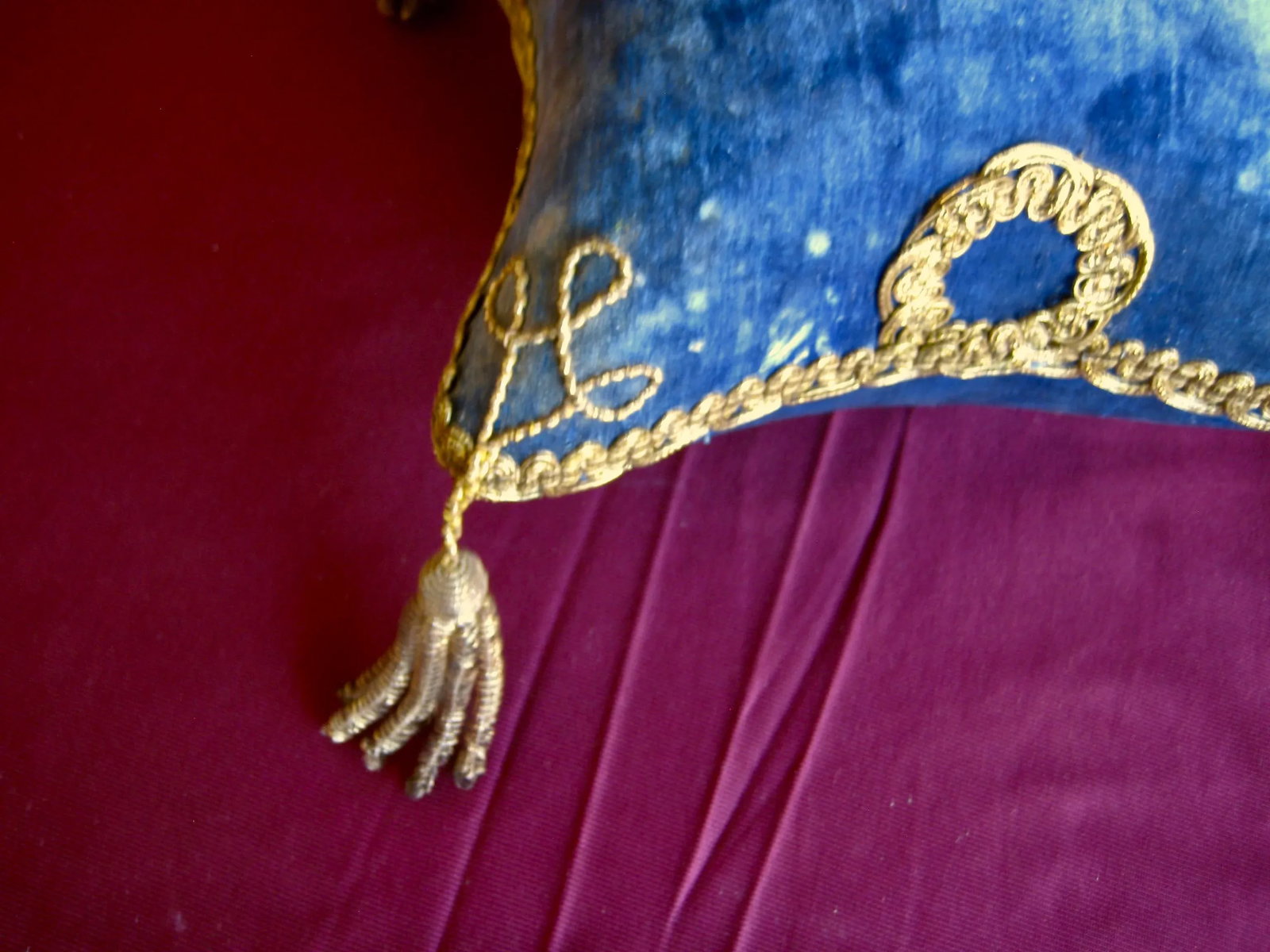 Mid 19th Century French Napoleon III Blue Silk Velvet Display Pillow/Pin Cushion - 5