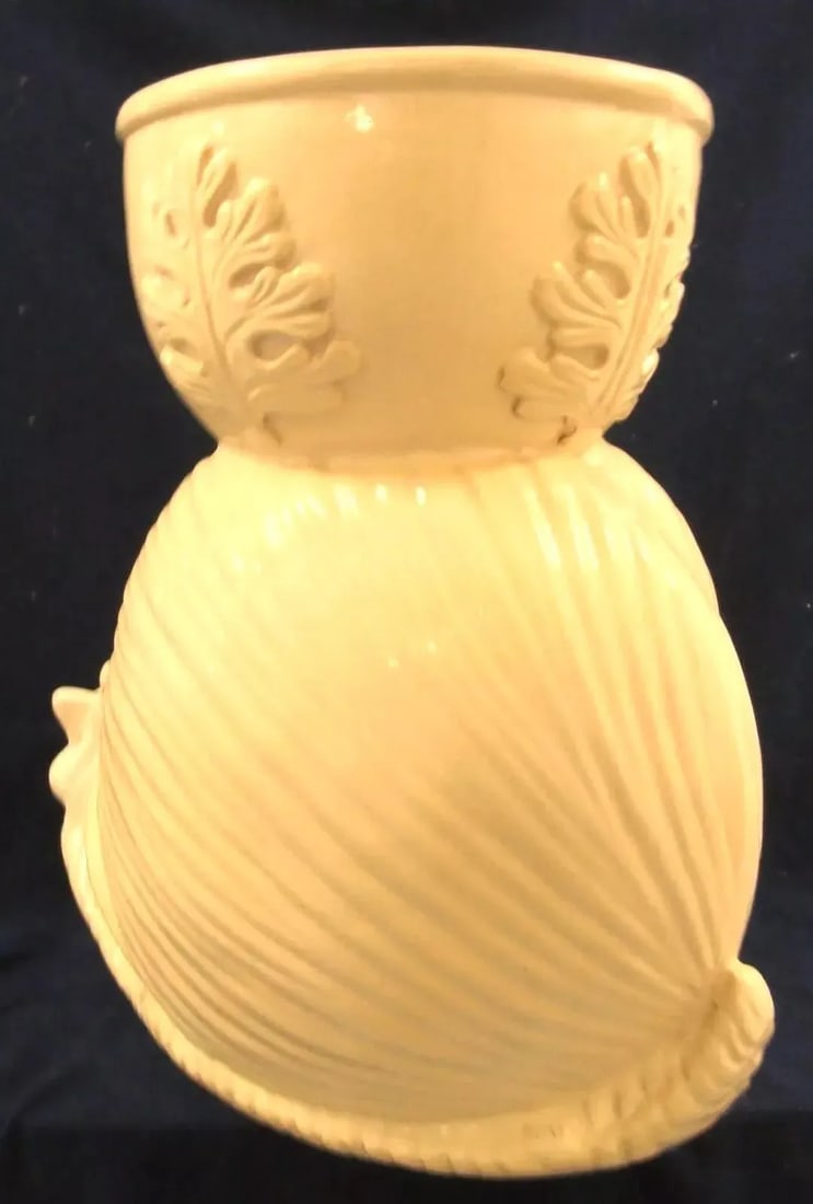 1950s Palm Beach Hollywood Regency Pale Yellow Fiberglass Snail Planter - 5