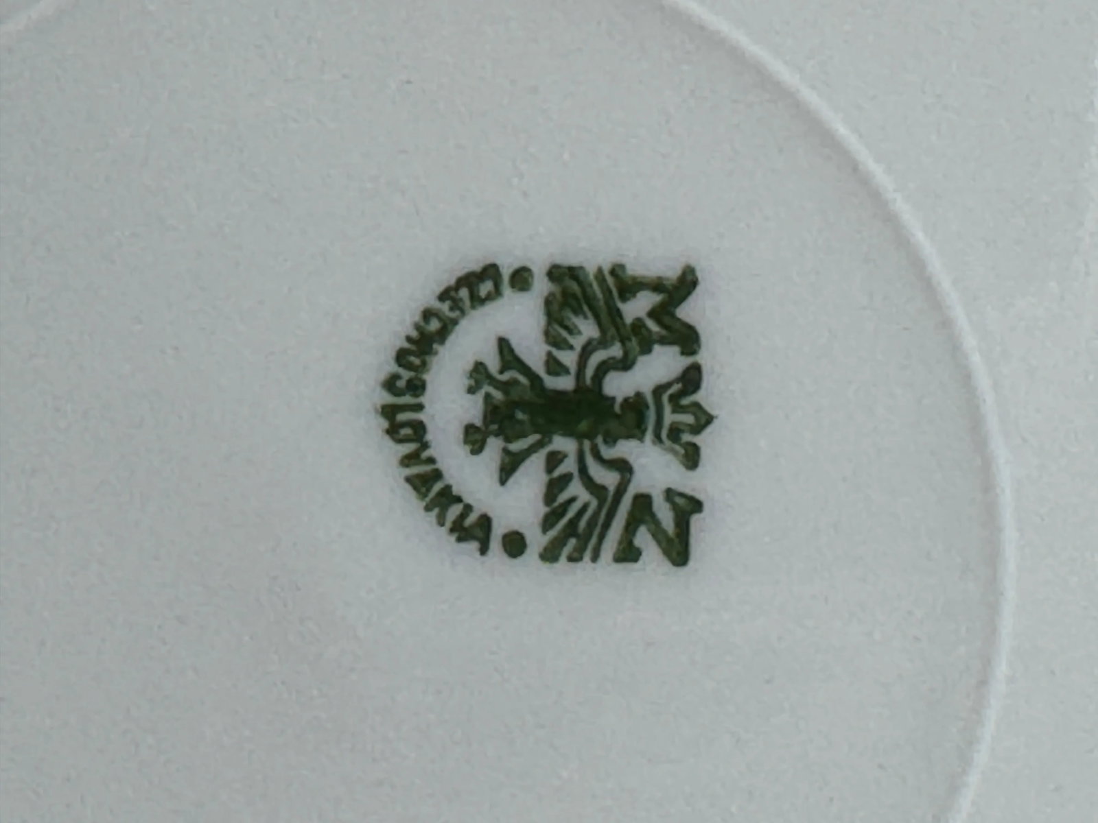 Lovely China for 12 Plus Serveware- 101 Pieces - 12