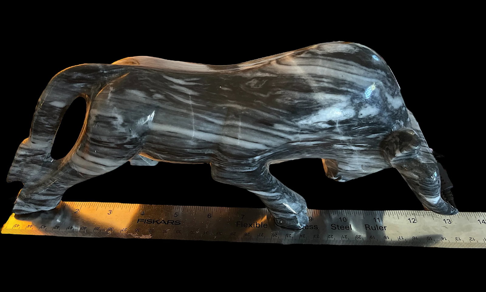 1970s Hand Carved Black & White Italian Marble Bull Sculpture - 7