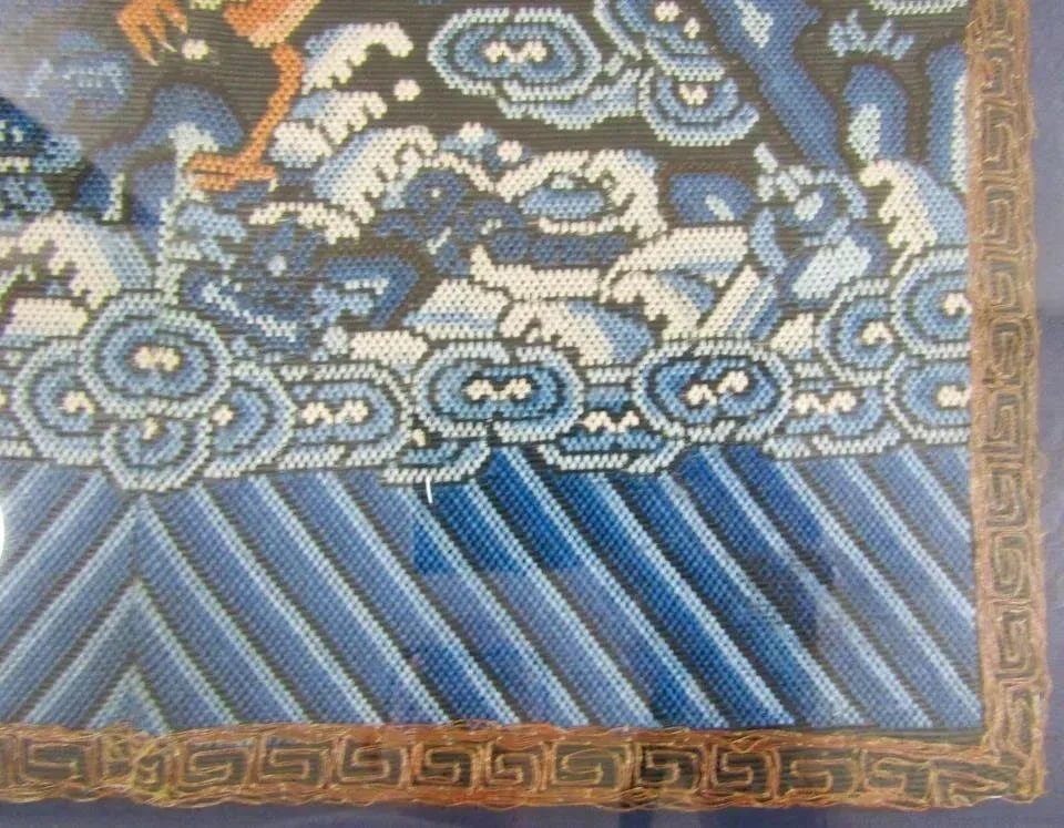 Early 18th Century Qing Dynasty K'o-Ssu "Cut Silk" Military Rank Badge With Crane Gallery Framed - 6