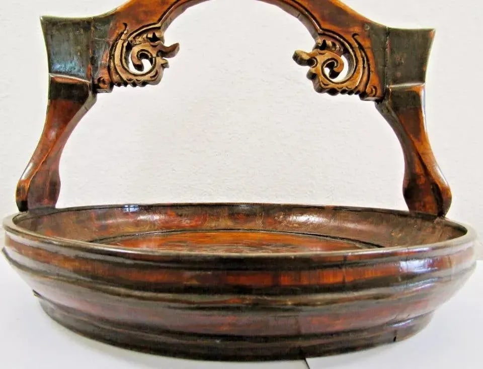 Antique 19th Century Hand-Carved Chinese Wooden Offering Basket With Design - 5
