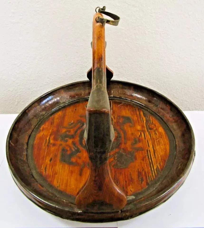 Antique 19th Century Hand-Carved Chinese Wooden Offering Basket With Design - 7