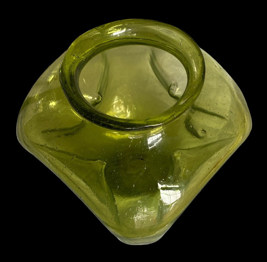 Large 1950s Winslow Anderson for Blenko Attributed Dimpled Lime Green Chartruse Art Glass Vessel - 4
