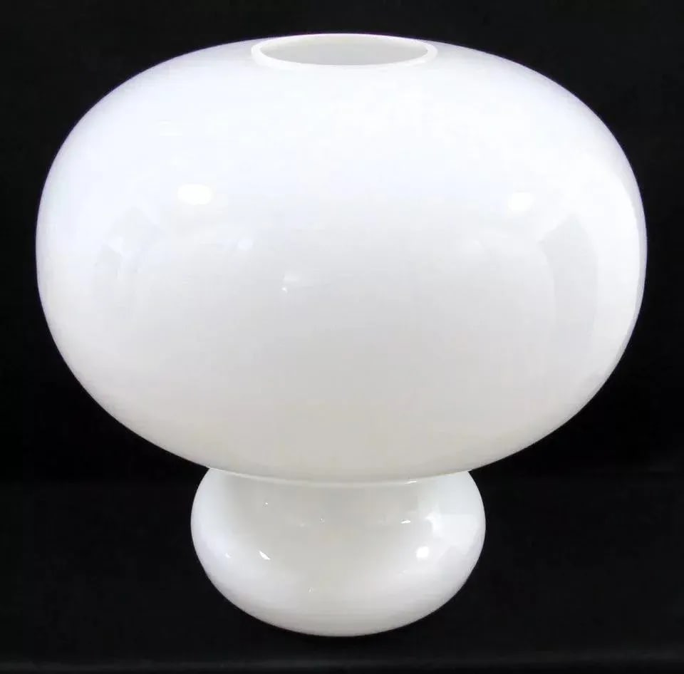 Vintage White Art Glass Mushroom Table Lamp Circa 1960s Attributed to Murano - 2
