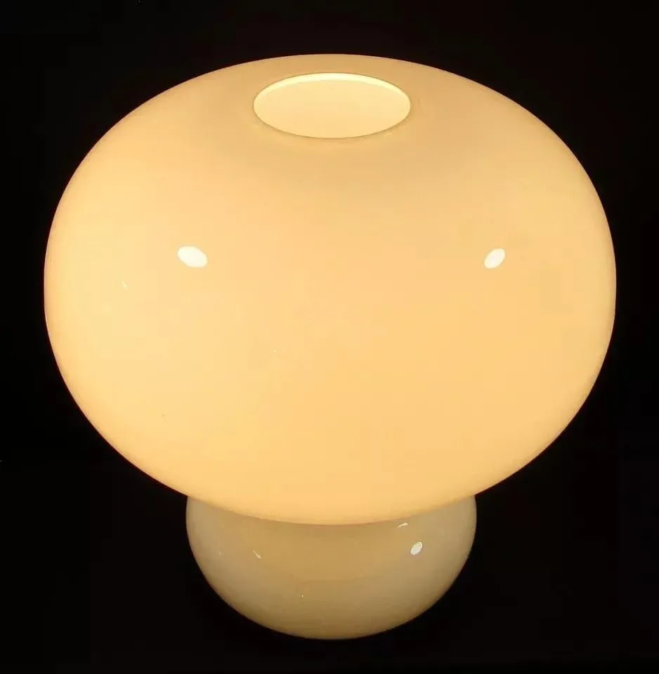 Vintage White Art Glass Mushroom Table Lamp Circa 1960s Attributed to Murano - 9