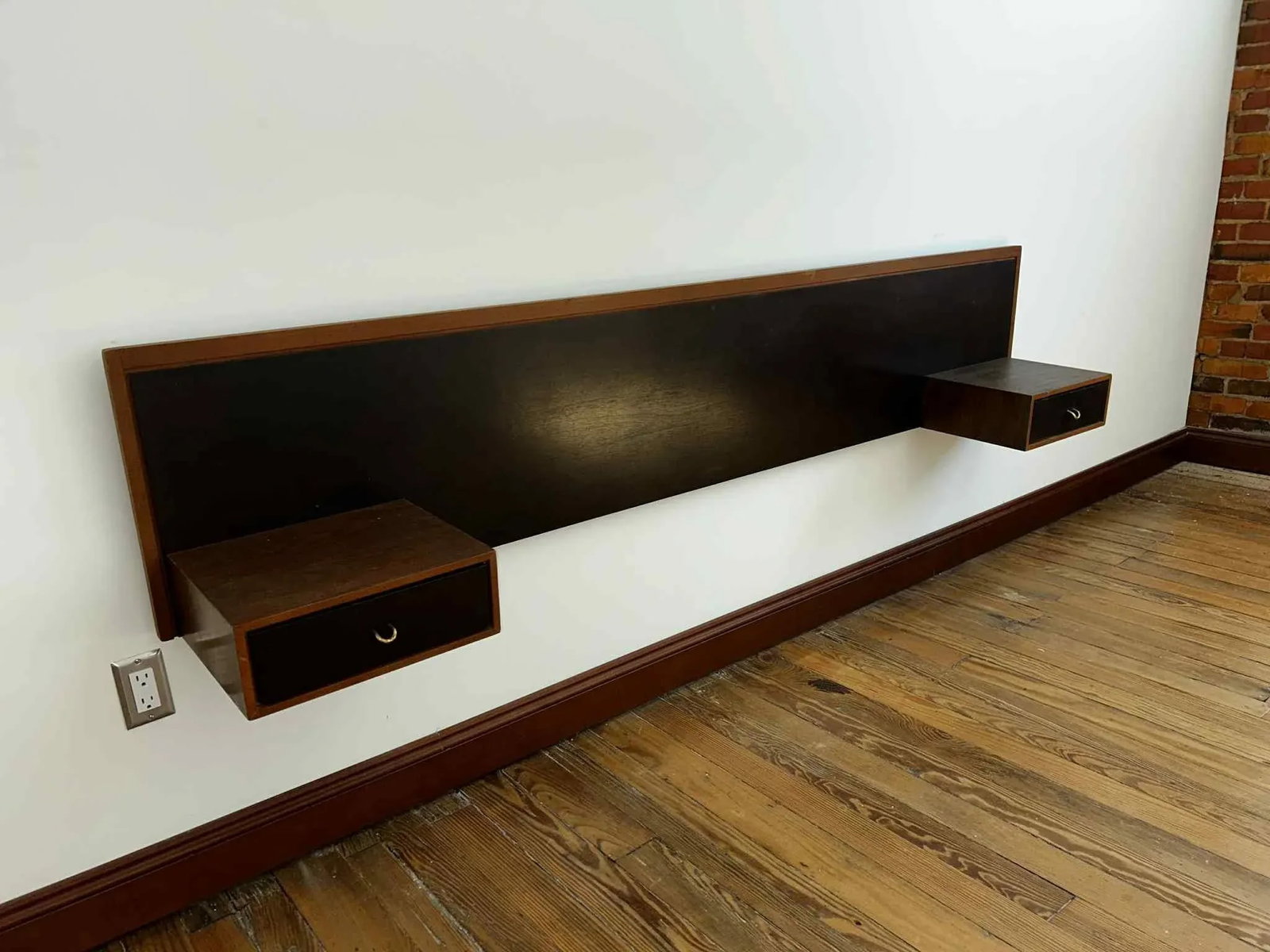 1960s Mid-Century Modern Floating Headboard With Integrated Nightstands - 6