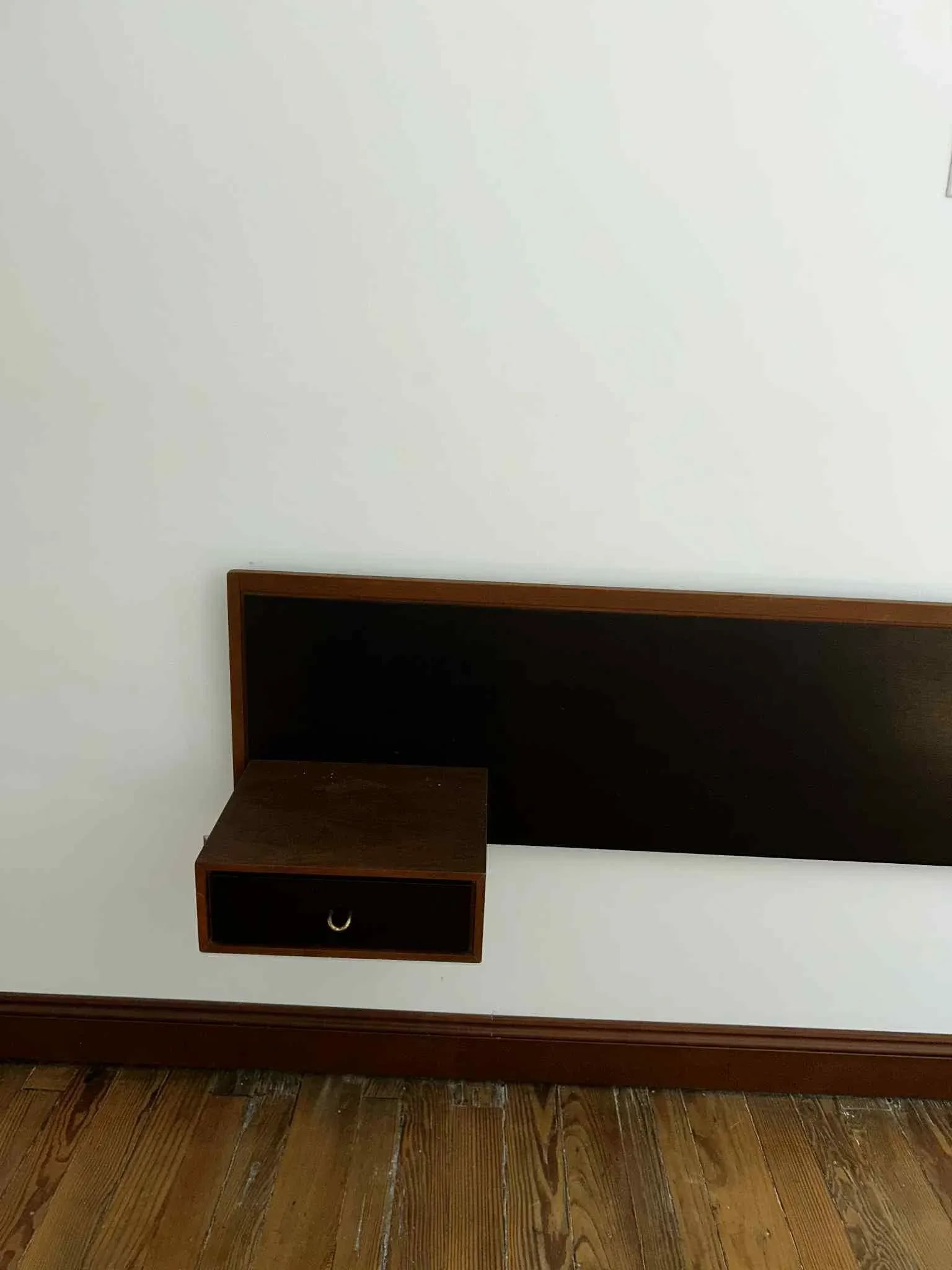 1960s Mid-Century Modern Floating Headboard With Integrated Nightstands - 8