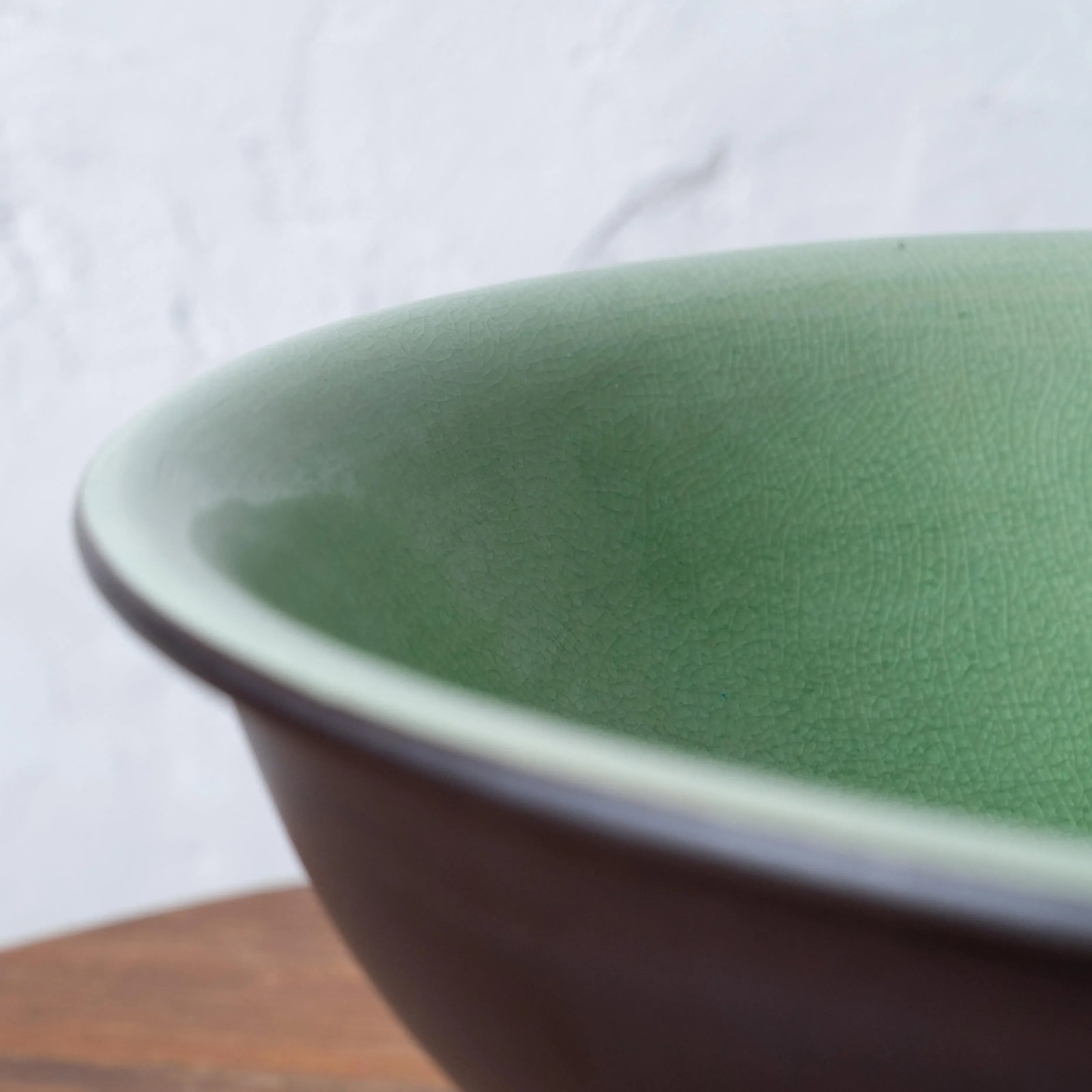 Japanese Green Crackle Glazed Footed Serving Bowl, Mid-20th Century - 3