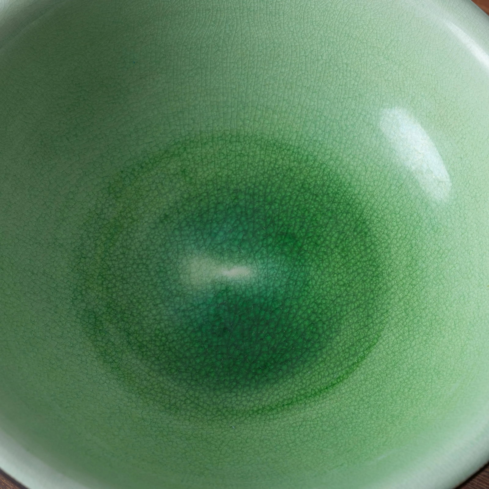Japanese Green Crackle Glazed Footed Serving Bowl, Mid-20th Century - 4
