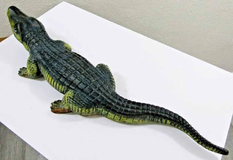 Antique Large Cast Iron Alligator Sculpture With Original Paint 29.5 in Long - 12