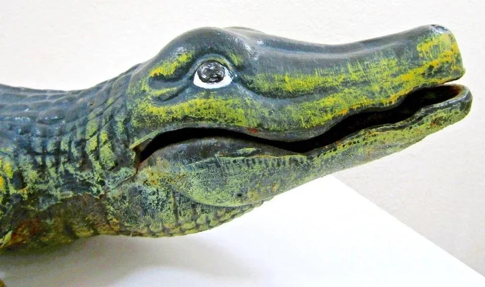 Antique Large Cast Iron Alligator Sculpture With Original Paint 29.5 in Long - 4
