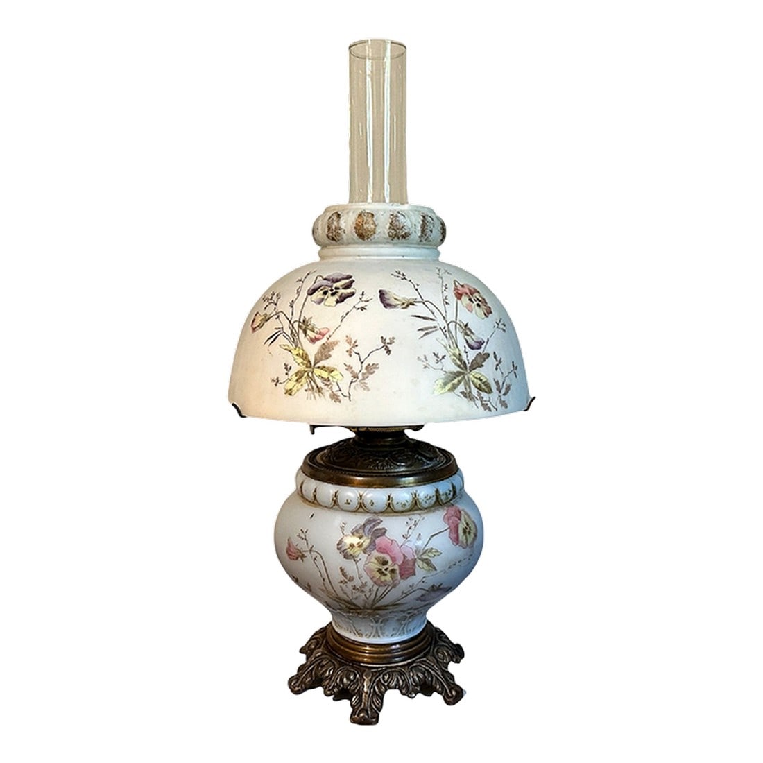 Antique Victorian Aesthetic Movement Swan & Whitehead Hand Painted Electrified Oil Lamp: Antique Victorian Aesthetic Movement Swan & Whitehead Hand Painted Electrified Oil Lamp This is an antique Victorian-era (1880s) electrified porcelain table lamp produced by the English firm Swan &