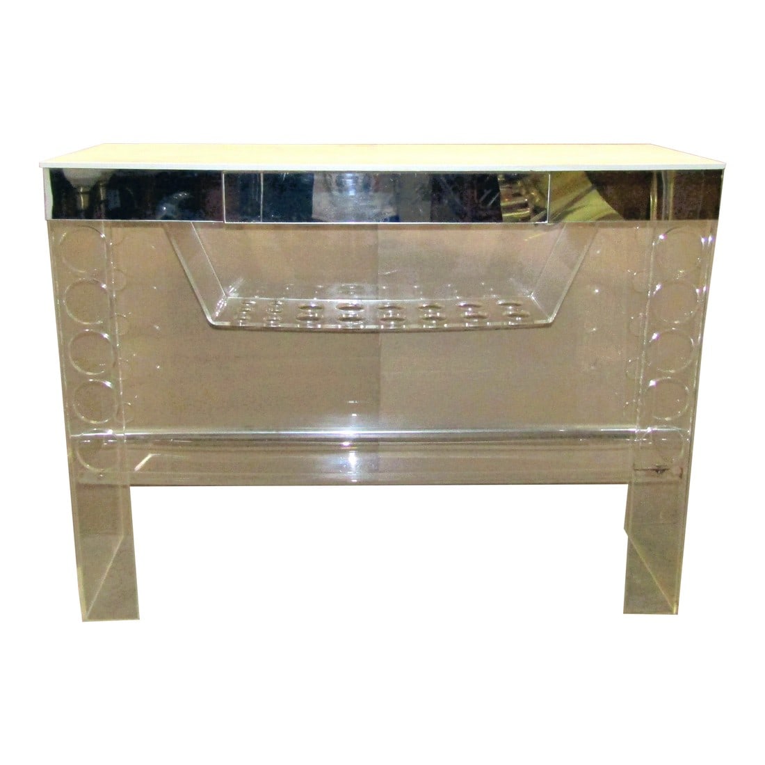Large Luigi Bardini Mid-Century Modern Illuminated Lucite Bar With Drawer: The large Luigi Bardini mid-century modern illuminated Lucite bar with drawer is a stunning piece of furniture that exudes a sleek and retro charm. Crafted in the United States, this original piece fe