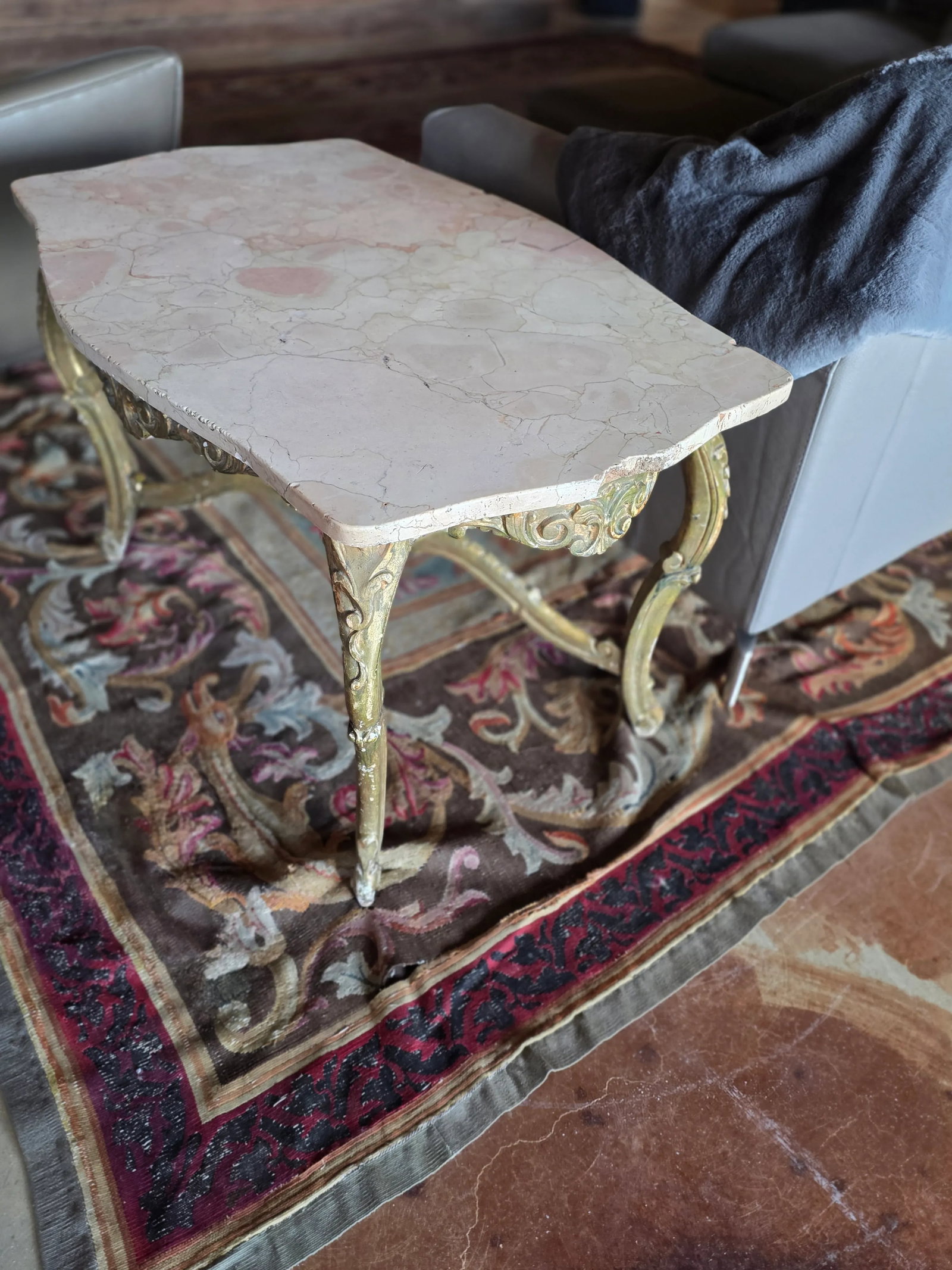 Side Table With Marble Top and Gilded Wood Base - 3