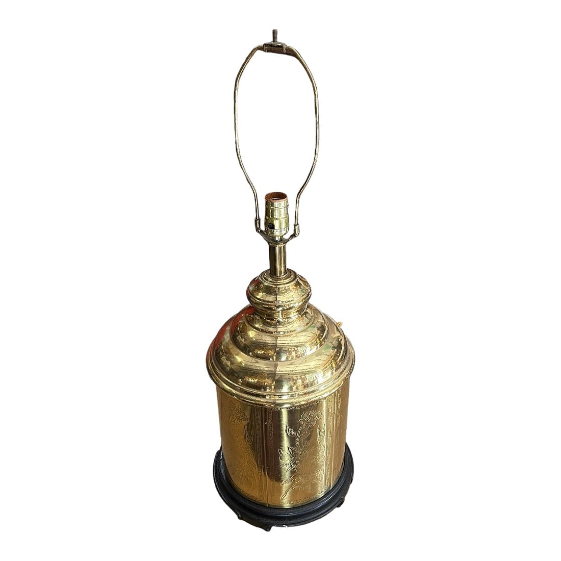 Vintage Round Brass Detailed Etched Lamp With Floral Details: Up for consideration is a beautiful vintage Mid-Century Modern round brass detailed etched table lamp with floral accents. This is such a lovely piece that would look perfect in your home, and it is