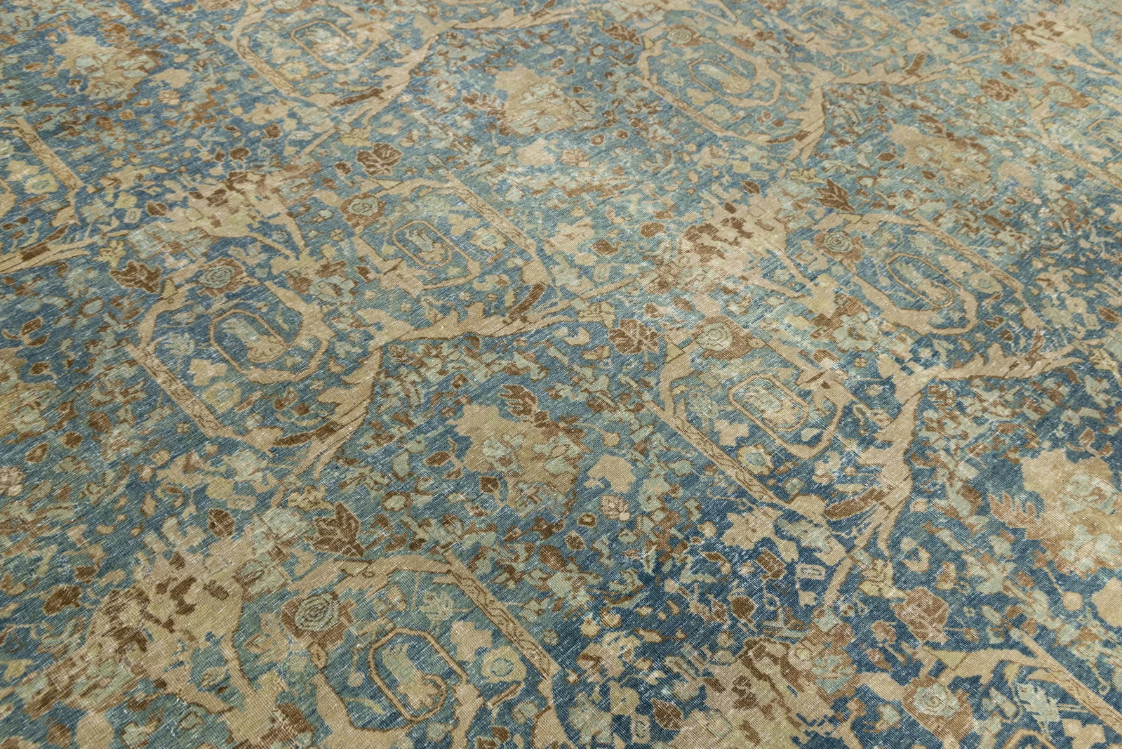 Floral Designed Handmade Mahal Wool Rug in Blue From the 1900s - 8
