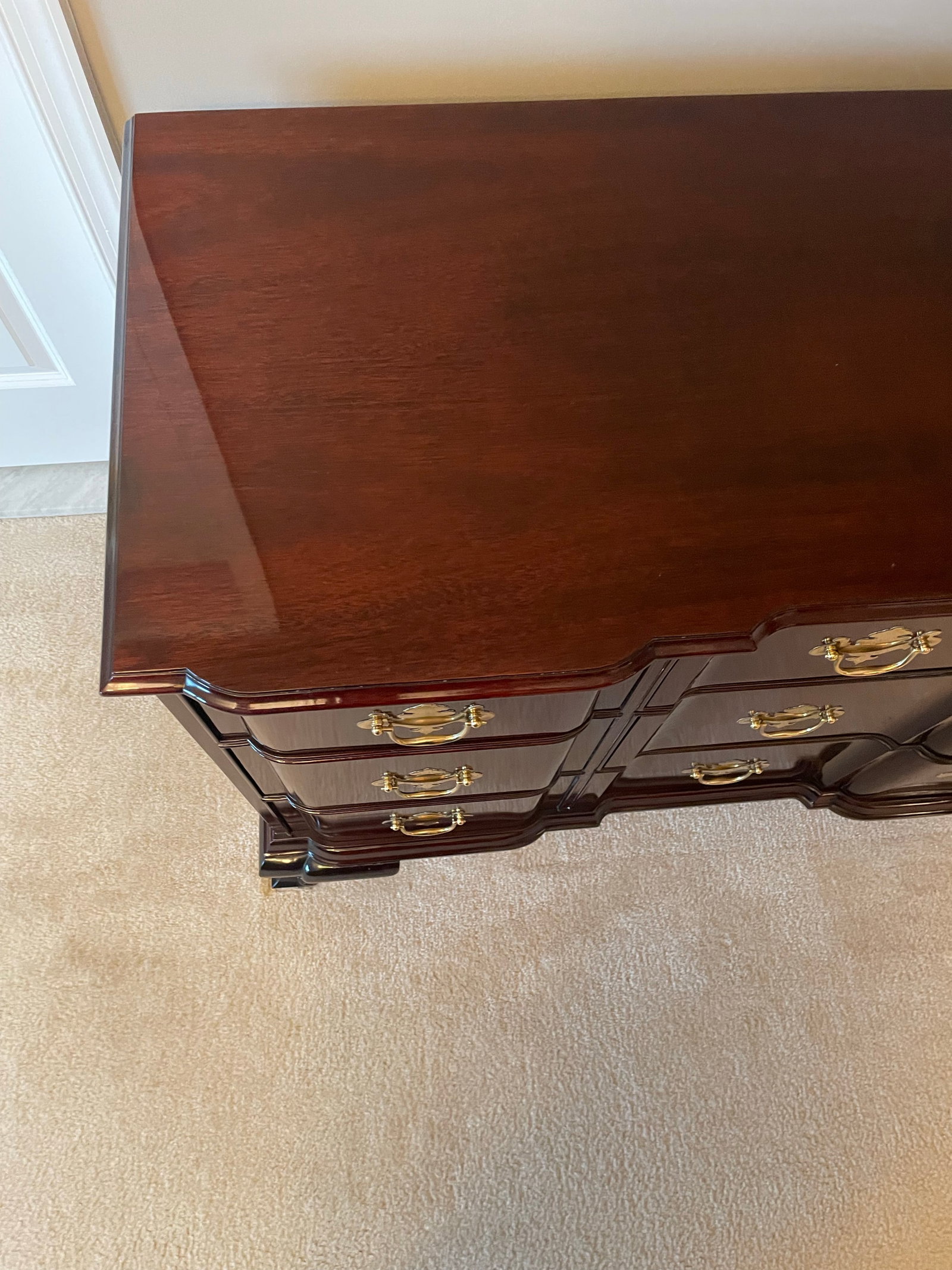 1990s Kindel Boxed Front Chippendale Mahogany Long Dresser. - 4