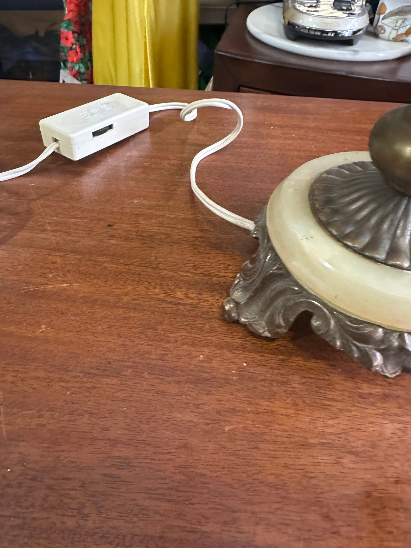 Vintage 1970s Brass and Marble Hurricane Lamp - 2