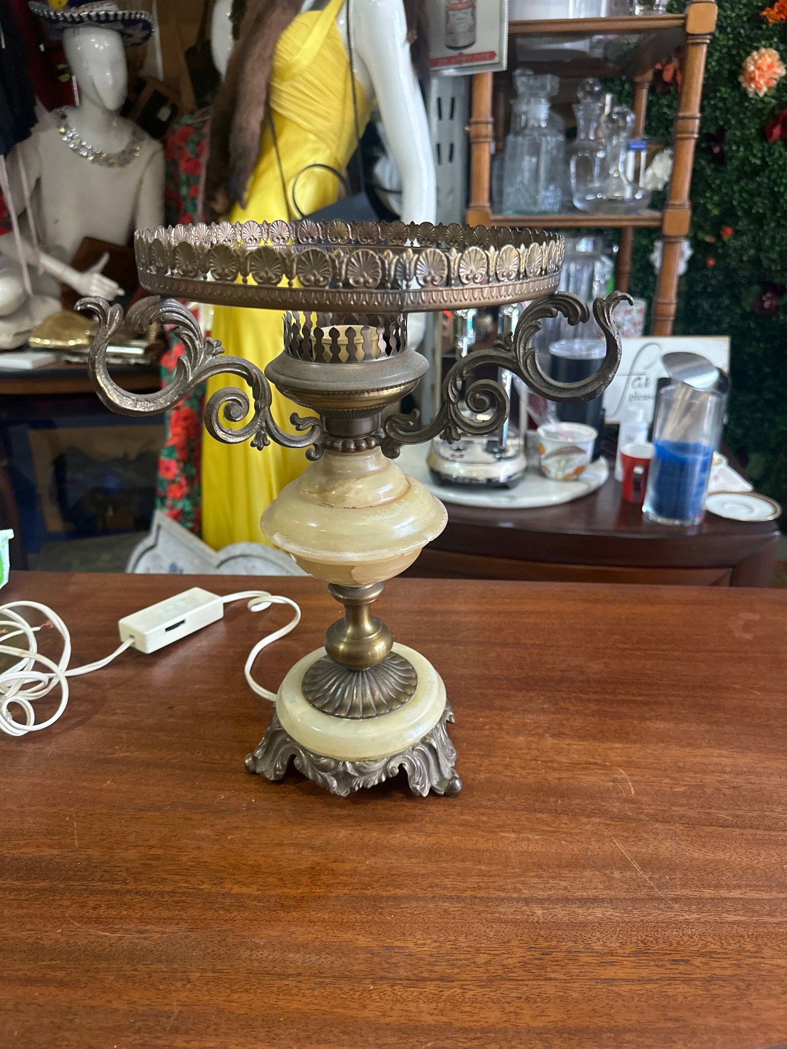 Vintage 1970s Brass and Marble Hurricane Lamp - 9