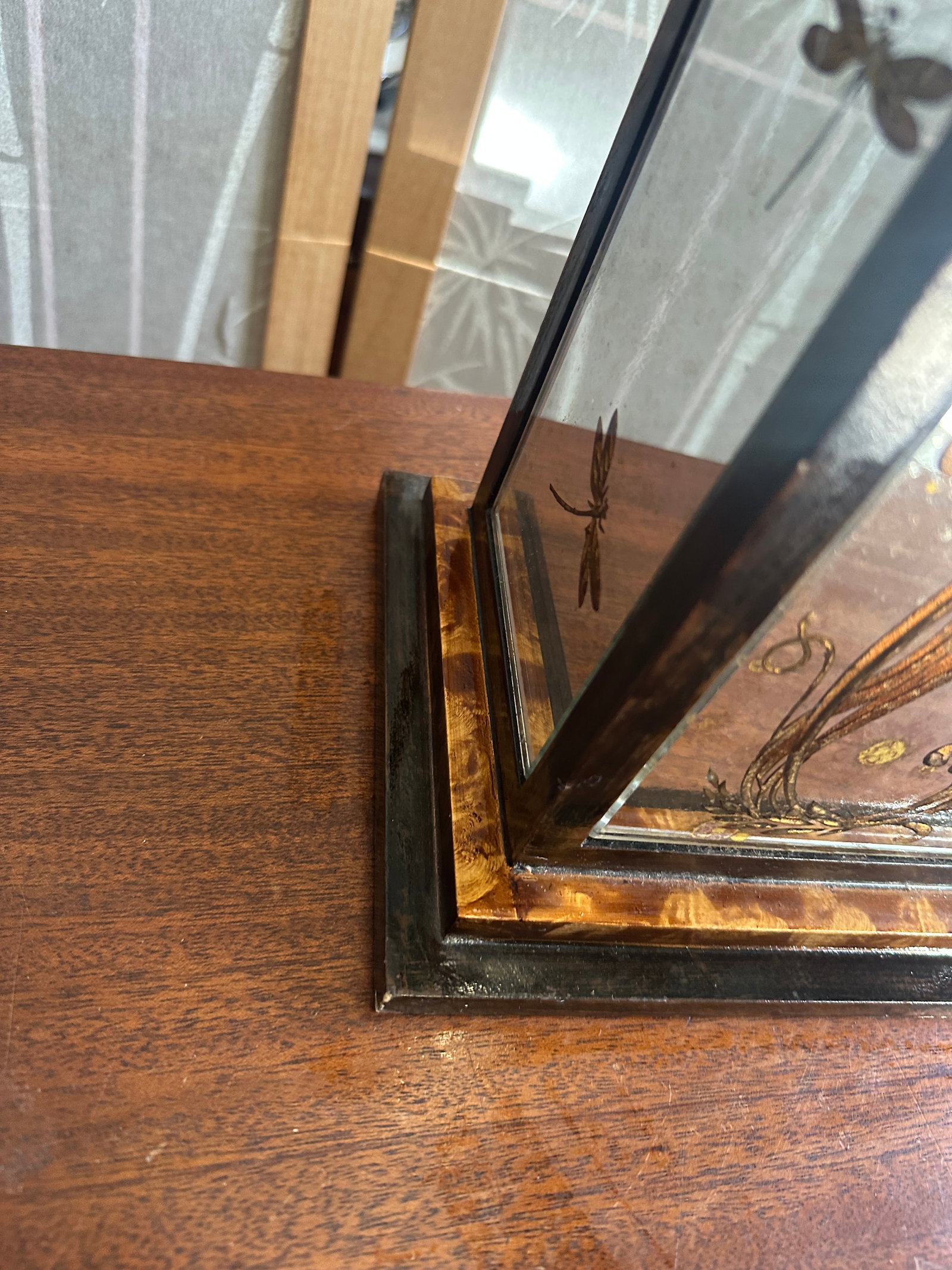 Vintage Mirrored and Wooden Box Table Lamp With Floral Accents - 7
