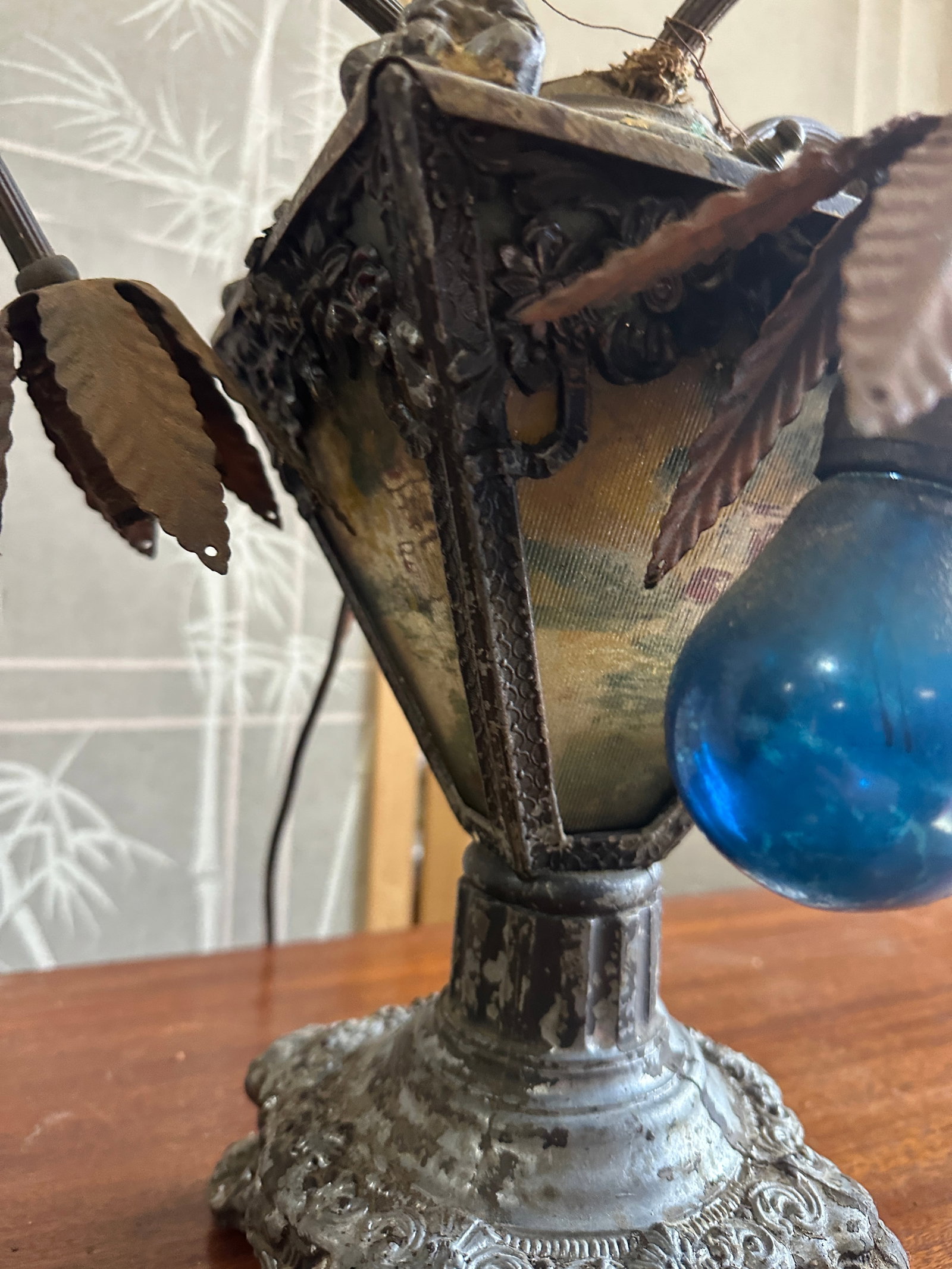 Vintage Asian Style Silver Table Lamp With Leaf Accents - 2