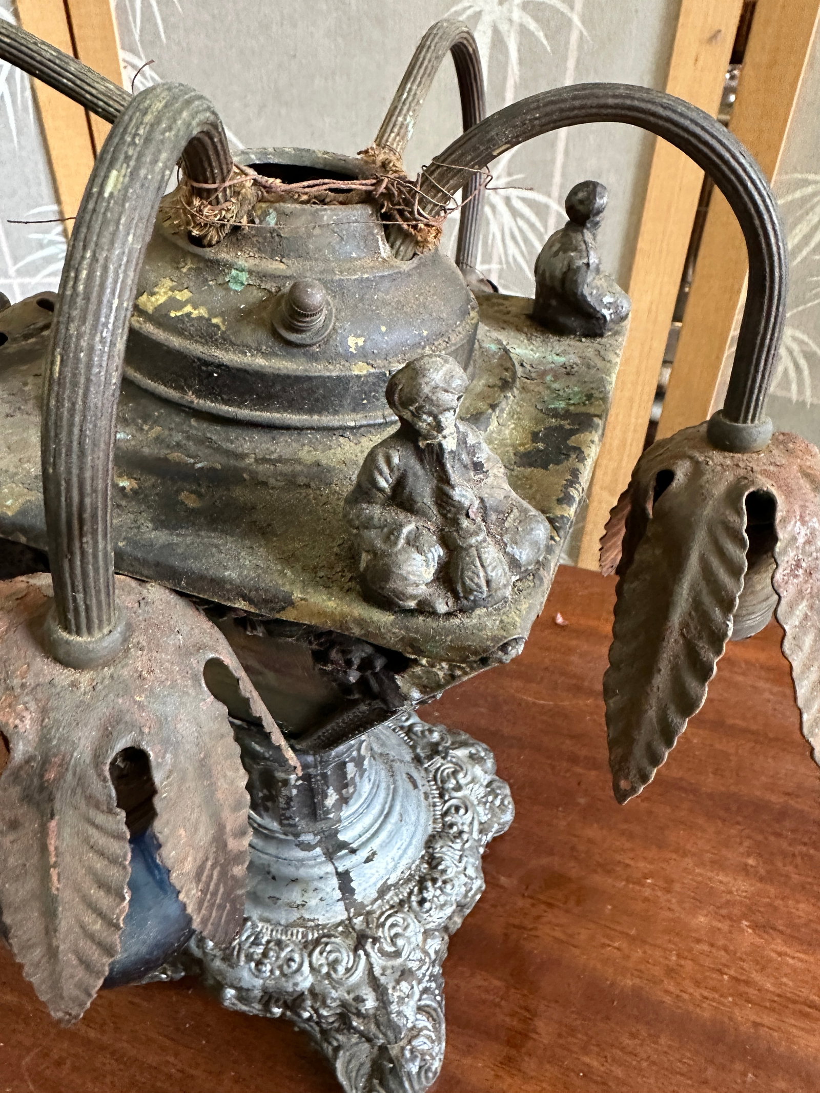 Vintage Asian Style Silver Table Lamp With Leaf Accents - 3