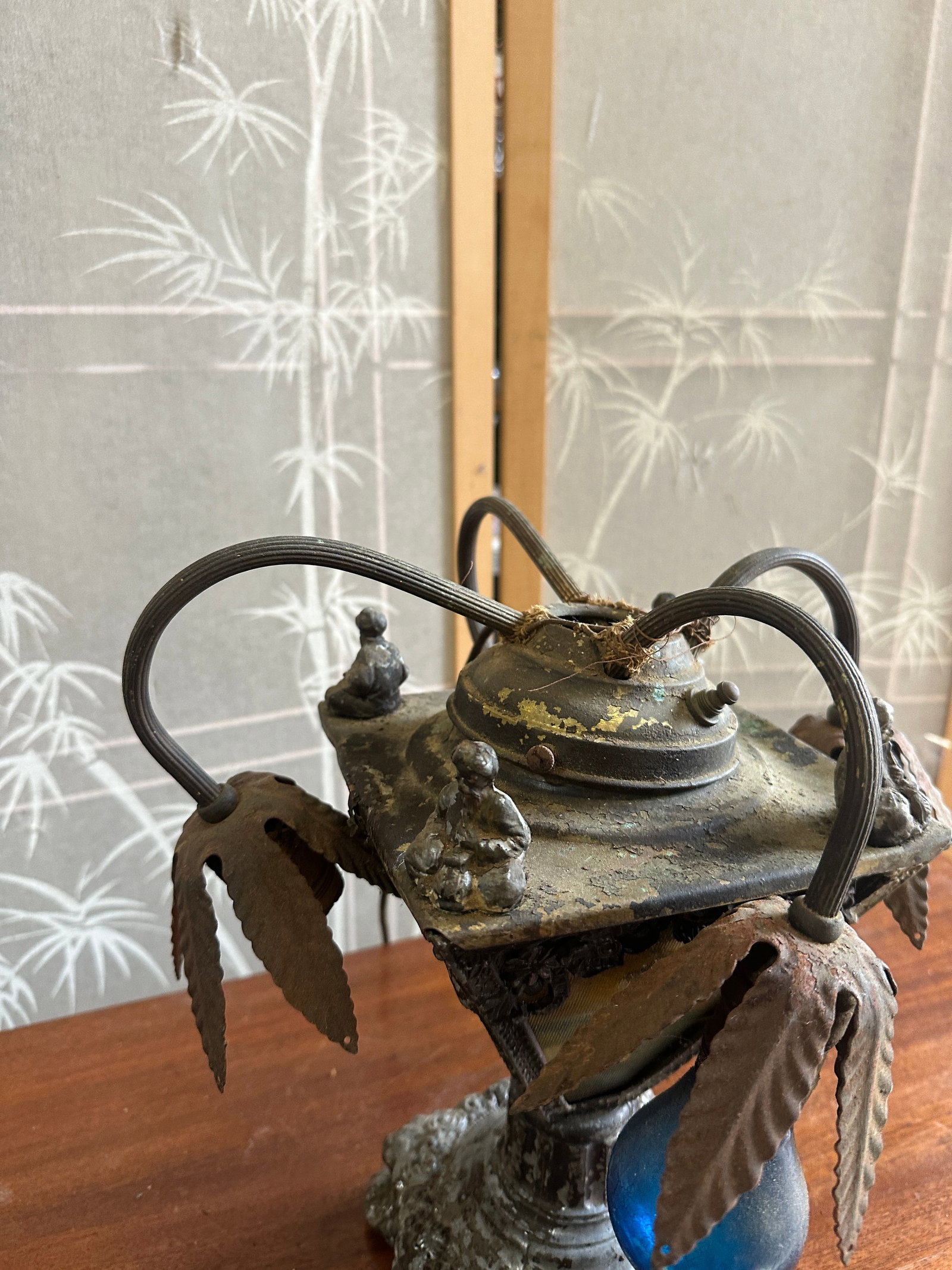 Vintage Asian Style Silver Table Lamp With Leaf Accents - 5