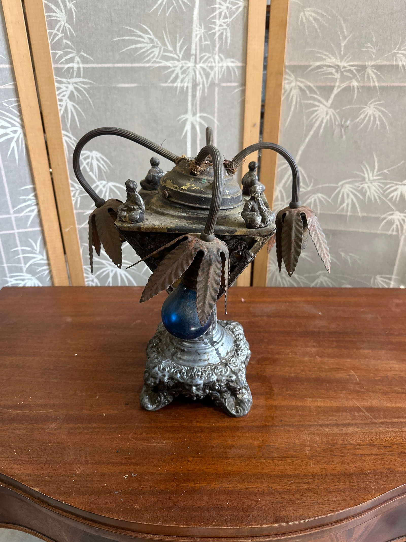 Vintage Asian Style Silver Table Lamp With Leaf Accents - 9