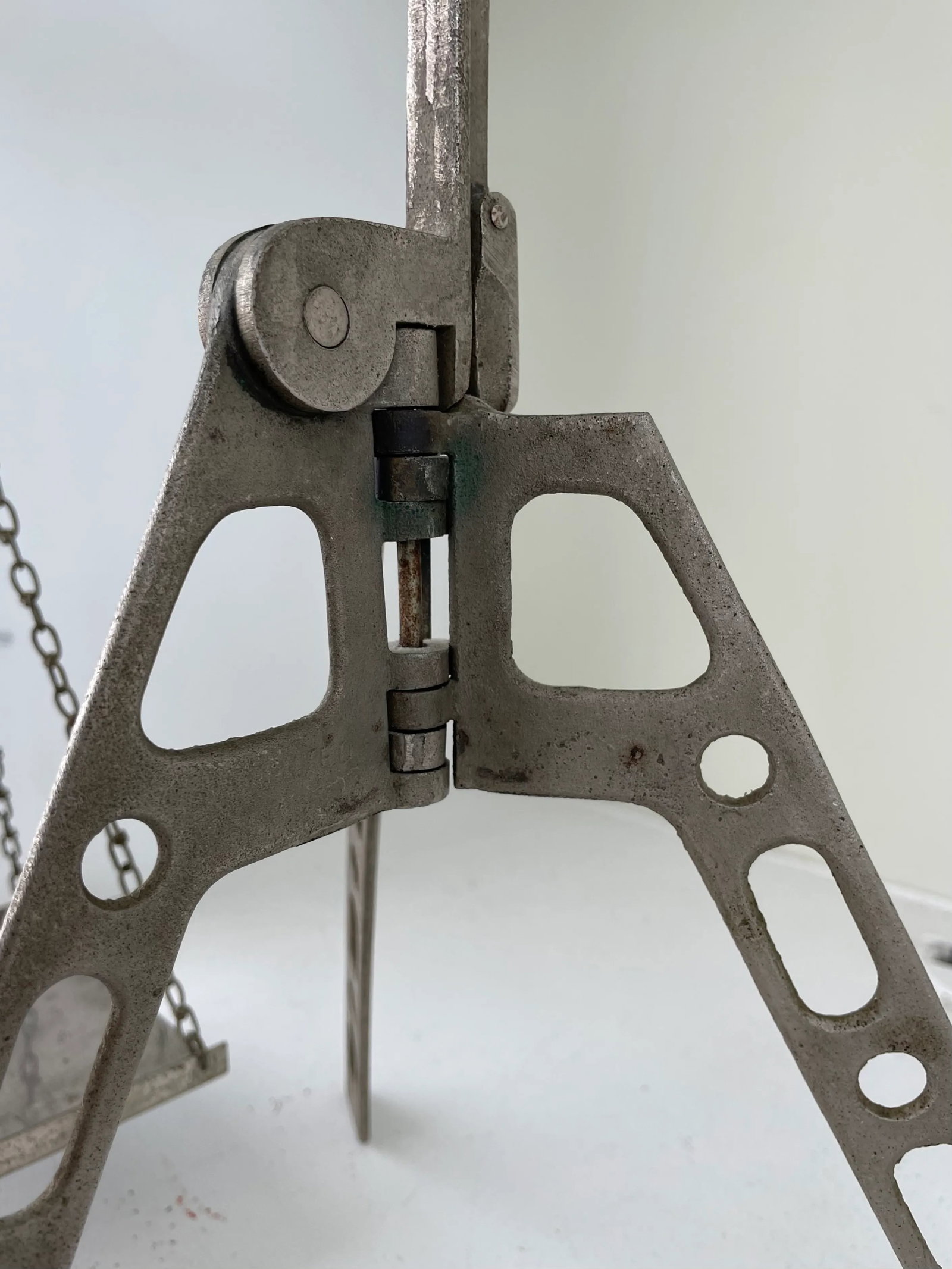 Vintage 1940s Metal Scale - 11