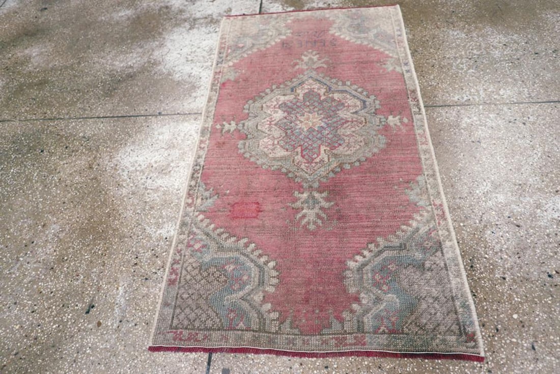 Galerie Shabab Collection Early 20th Century Turkish Oushak Throw Rug - 2