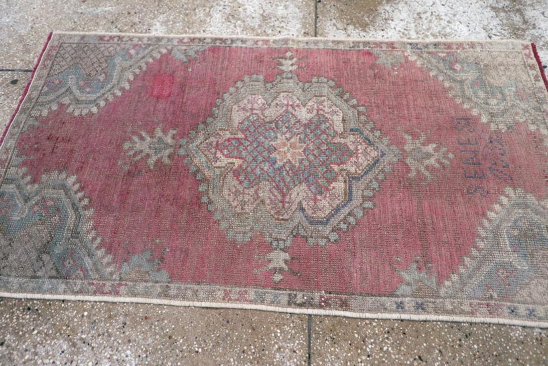 Galerie Shabab Collection Early 20th Century Turkish Oushak Throw Rug - 4