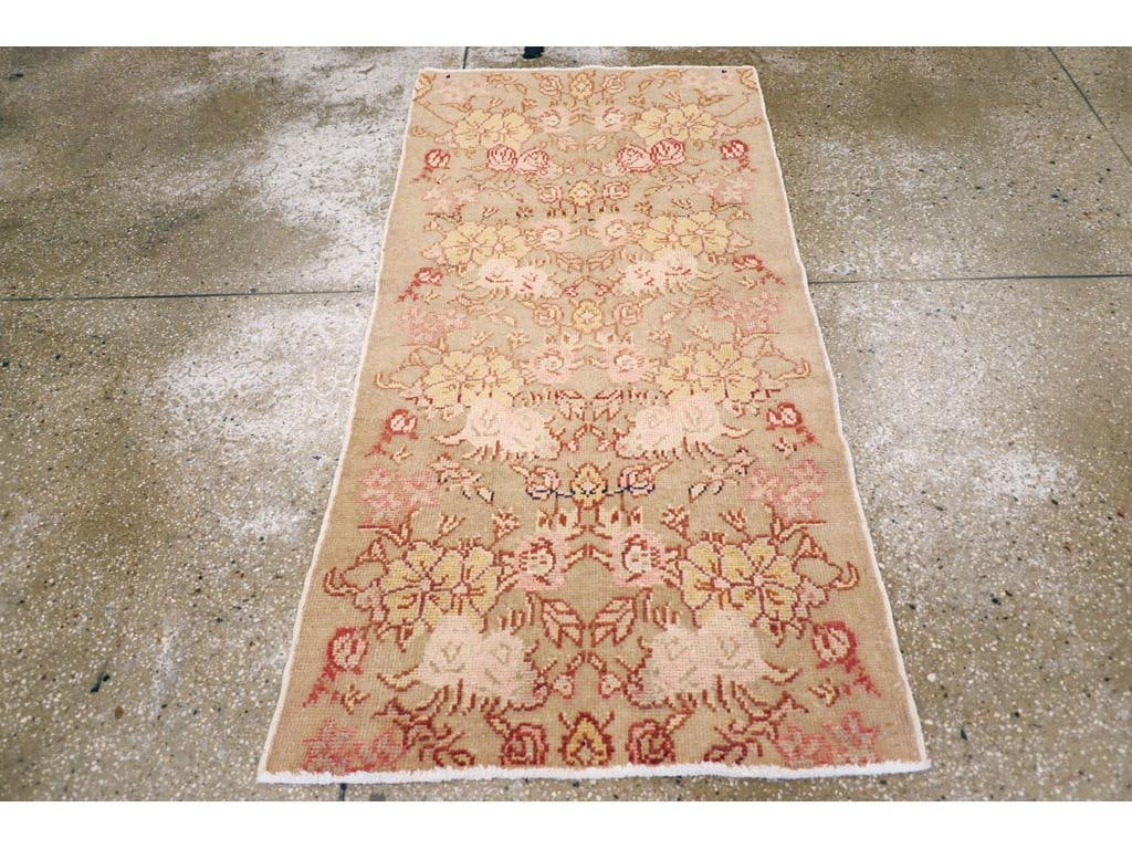 Galerie Shabab Collection Mid-20th Century Turkish Anatolian Throw Rug - 2
