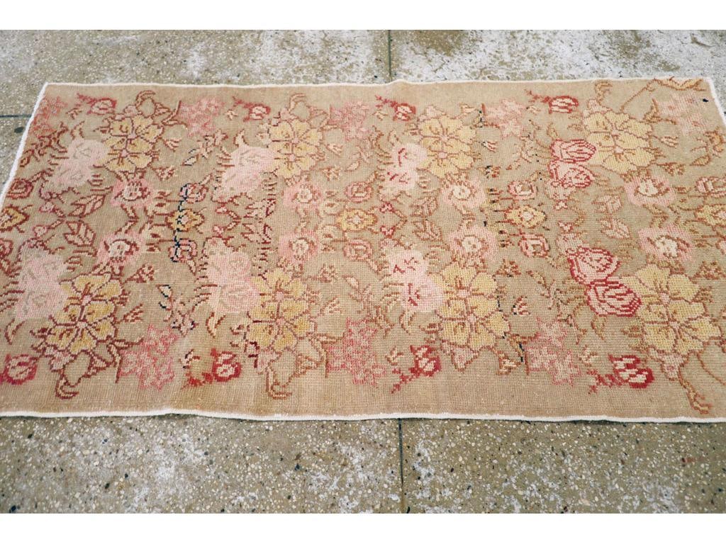 Galerie Shabab Collection Mid-20th Century Turkish Anatolian Throw Rug - 4