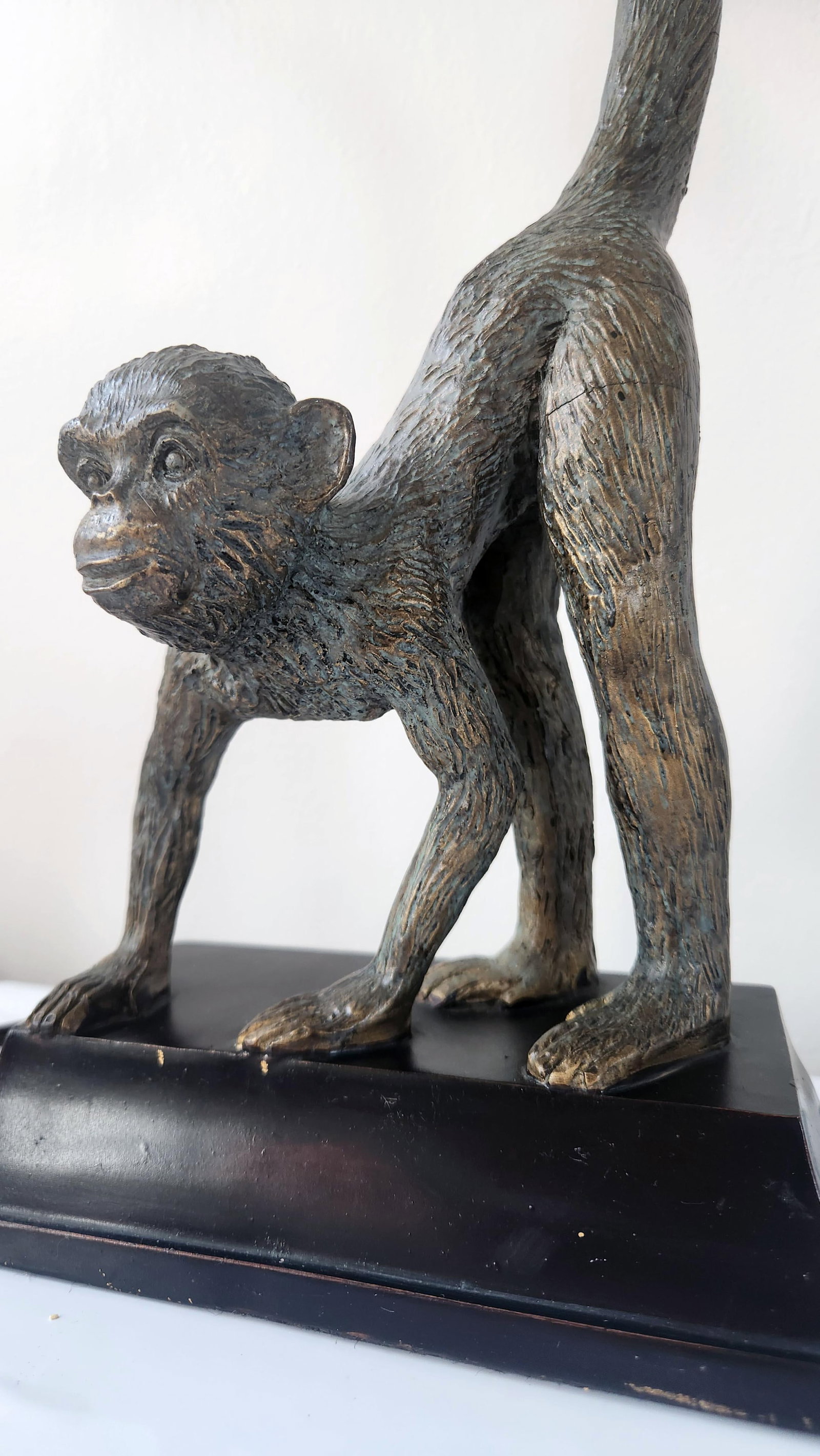 Vintage 1980's Monkey Lamp, Bronze Patinated Metal – Sculptural Hollywood Regency Accent - 7