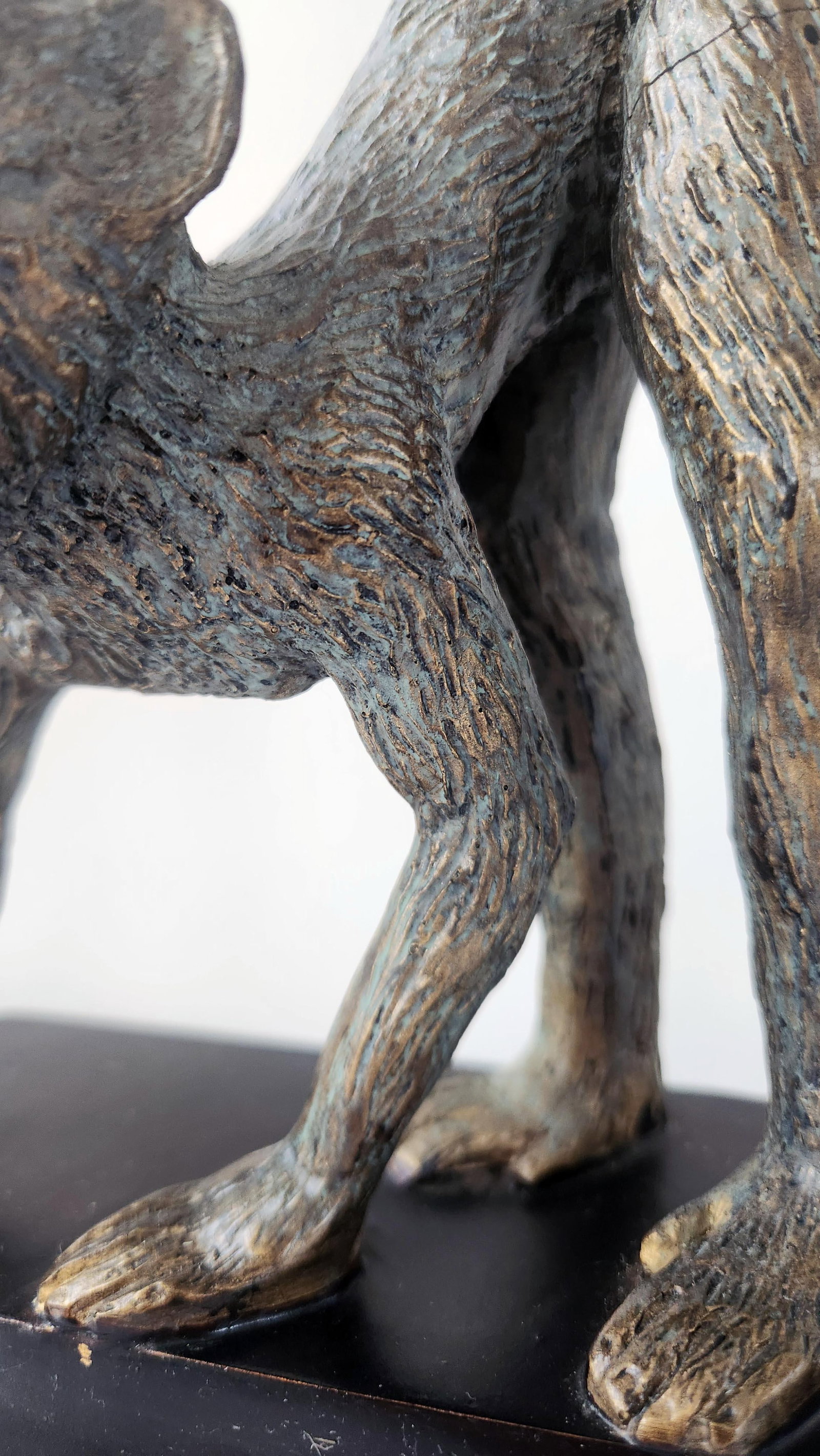 Vintage 1980's Monkey Lamp, Bronze Patinated Metal – Sculptural Hollywood Regency Accent - 8