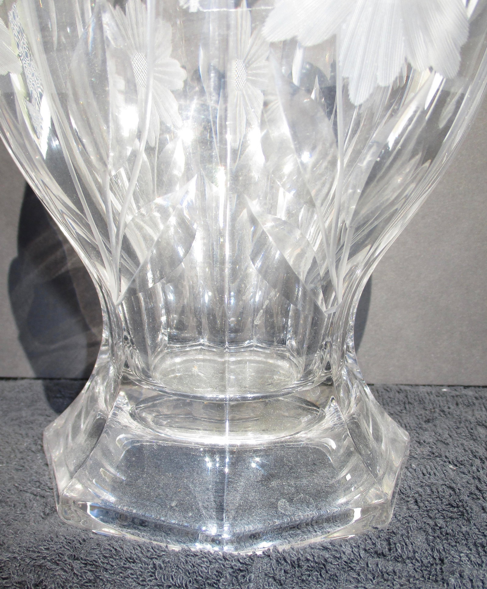 1920s Vintage Heisey Glass Basket Vase - 3