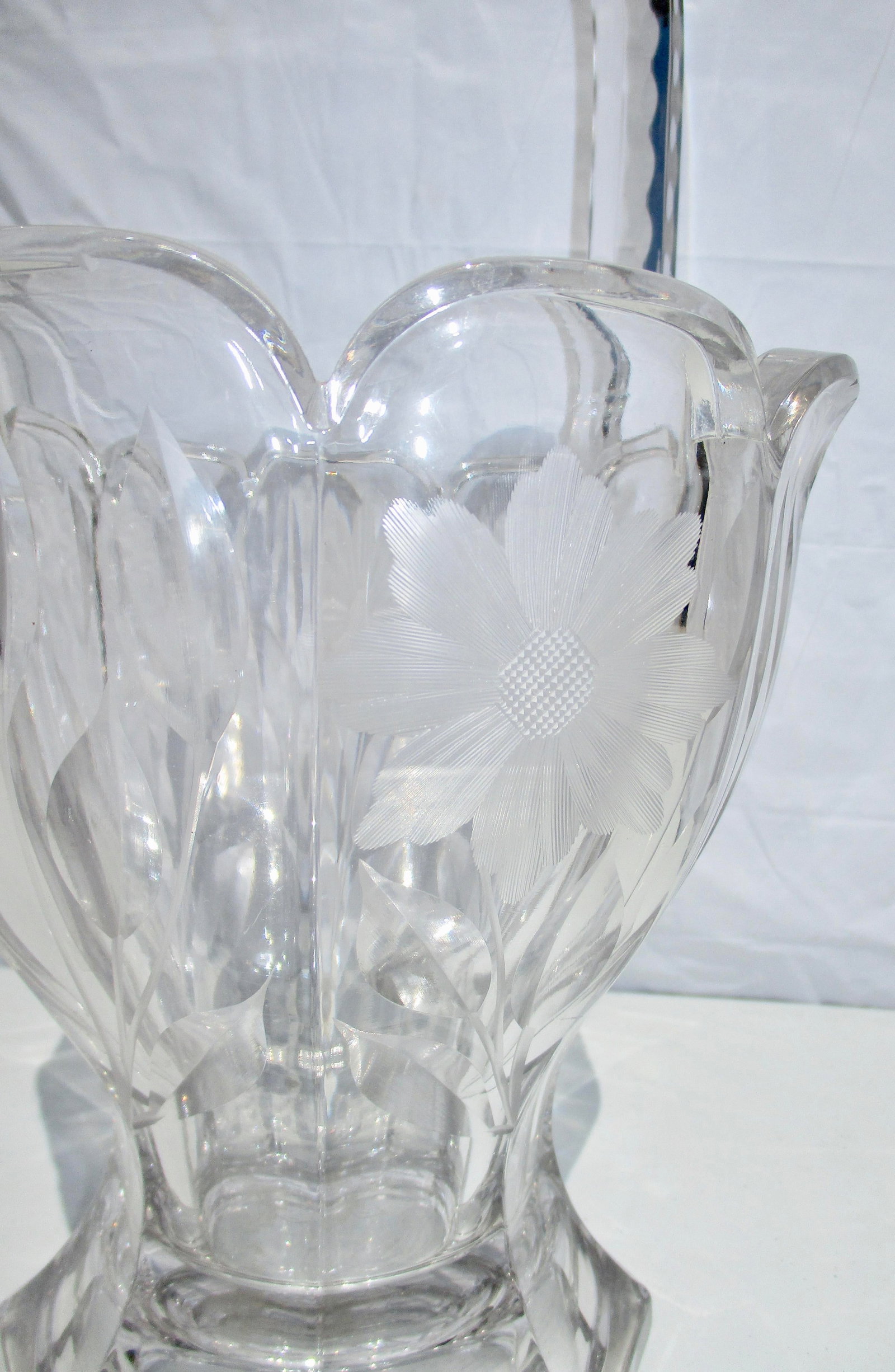1920s Vintage Heisey Glass Basket Vase - 4