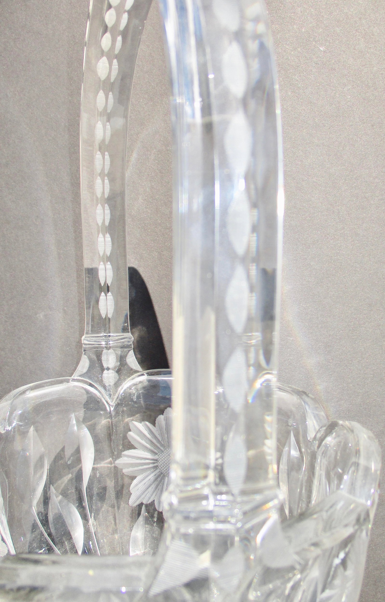 1920s Vintage Heisey Glass Basket Vase - 6