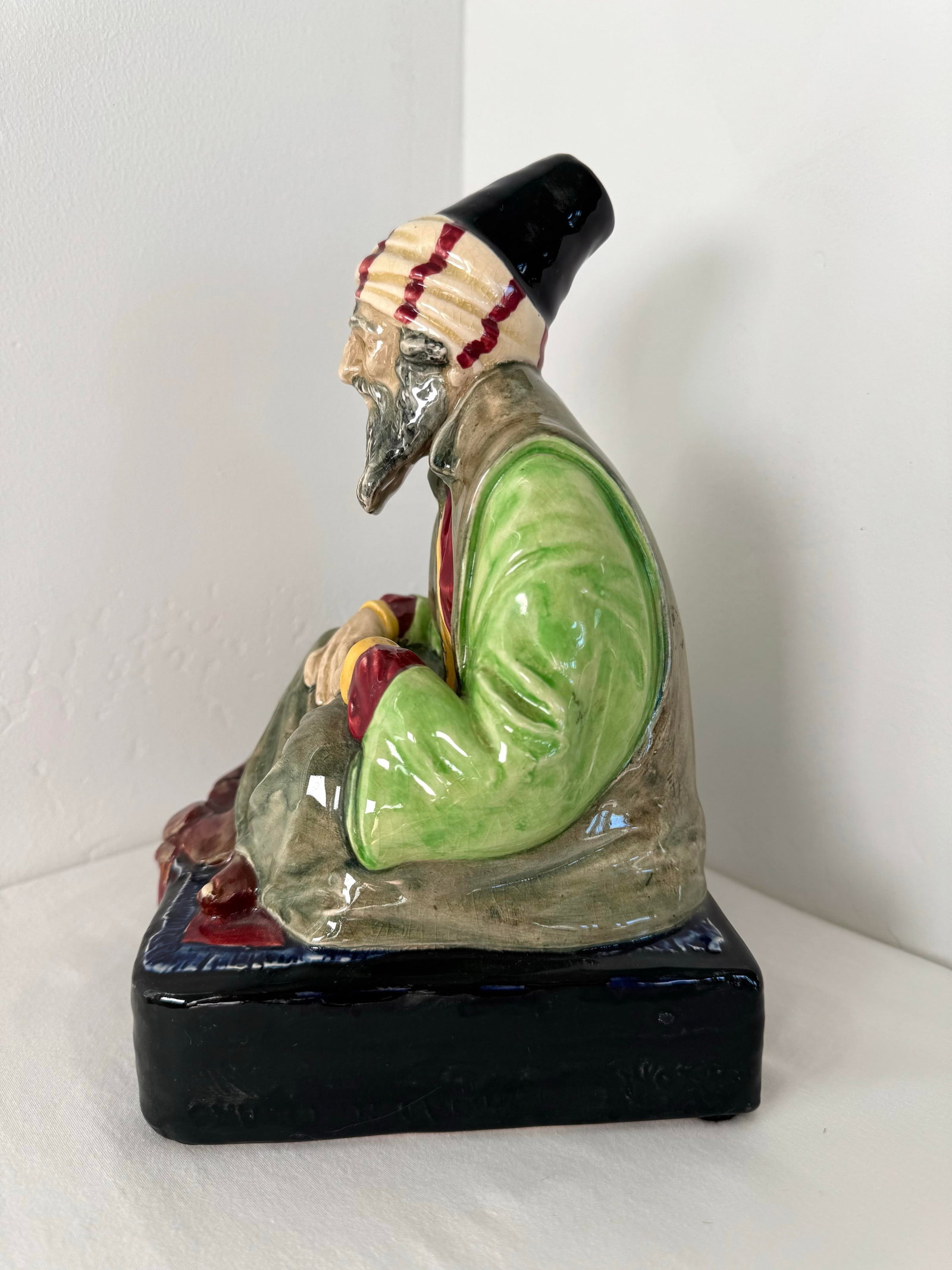 Antique Royal Doulton Figurine ~ "The Cobbler" ~ Hn 1283 - 3