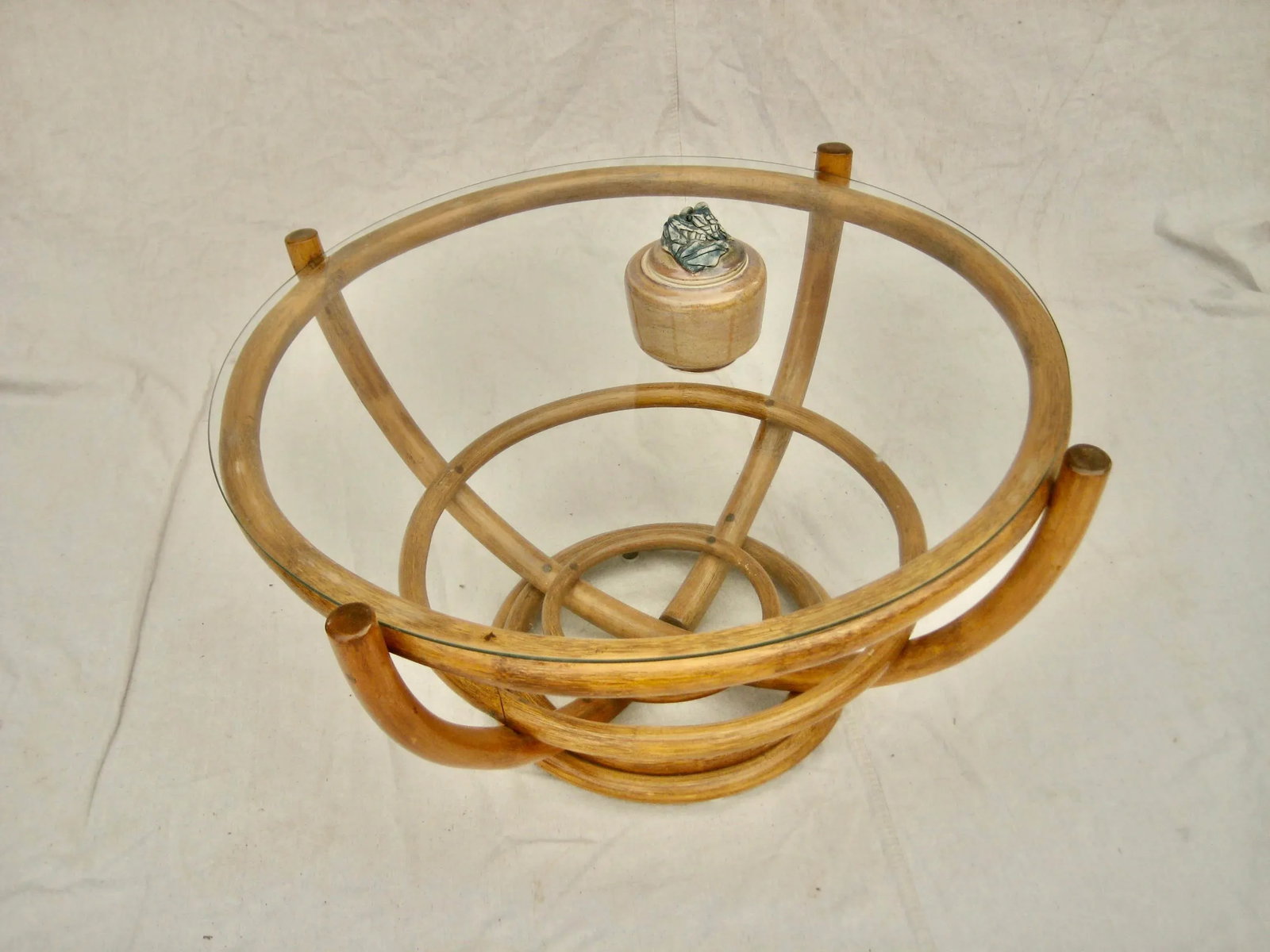1970s Mid-Century Modern Rattan Round Coffee Table - 5