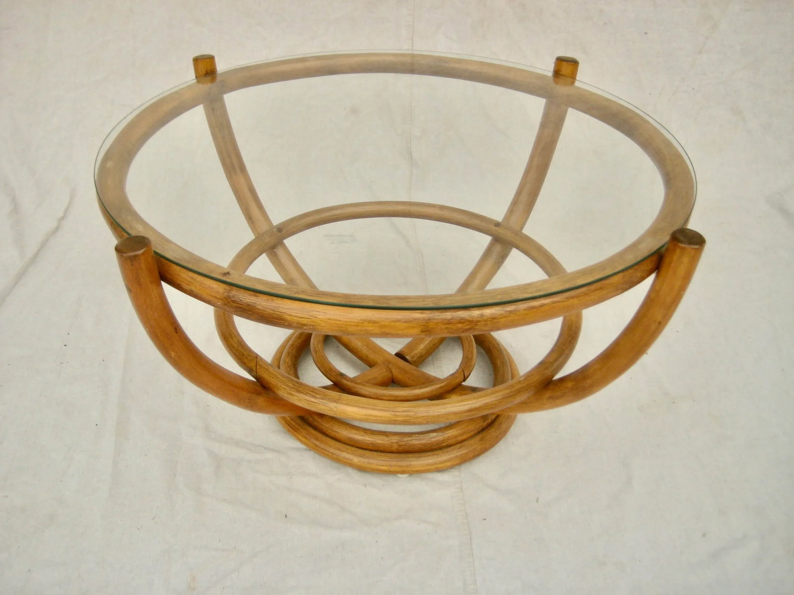 1970s Mid-Century Modern Rattan Round Coffee Table - 8