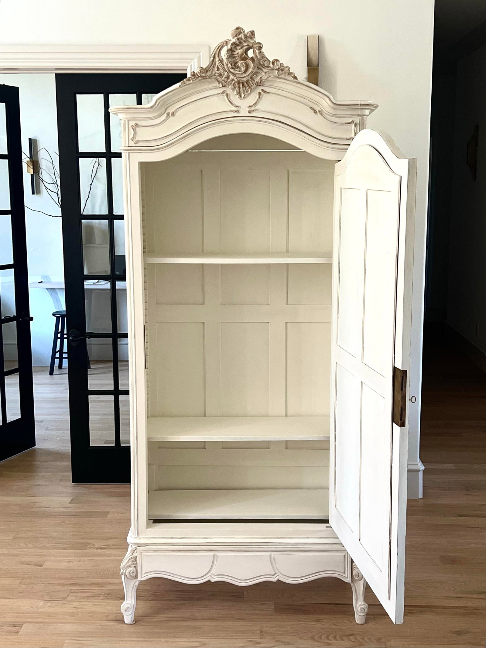 19th Century French Hand-Carved Mirrored Armoire – Single Door, Ornate Crest, Distressed White - 7
