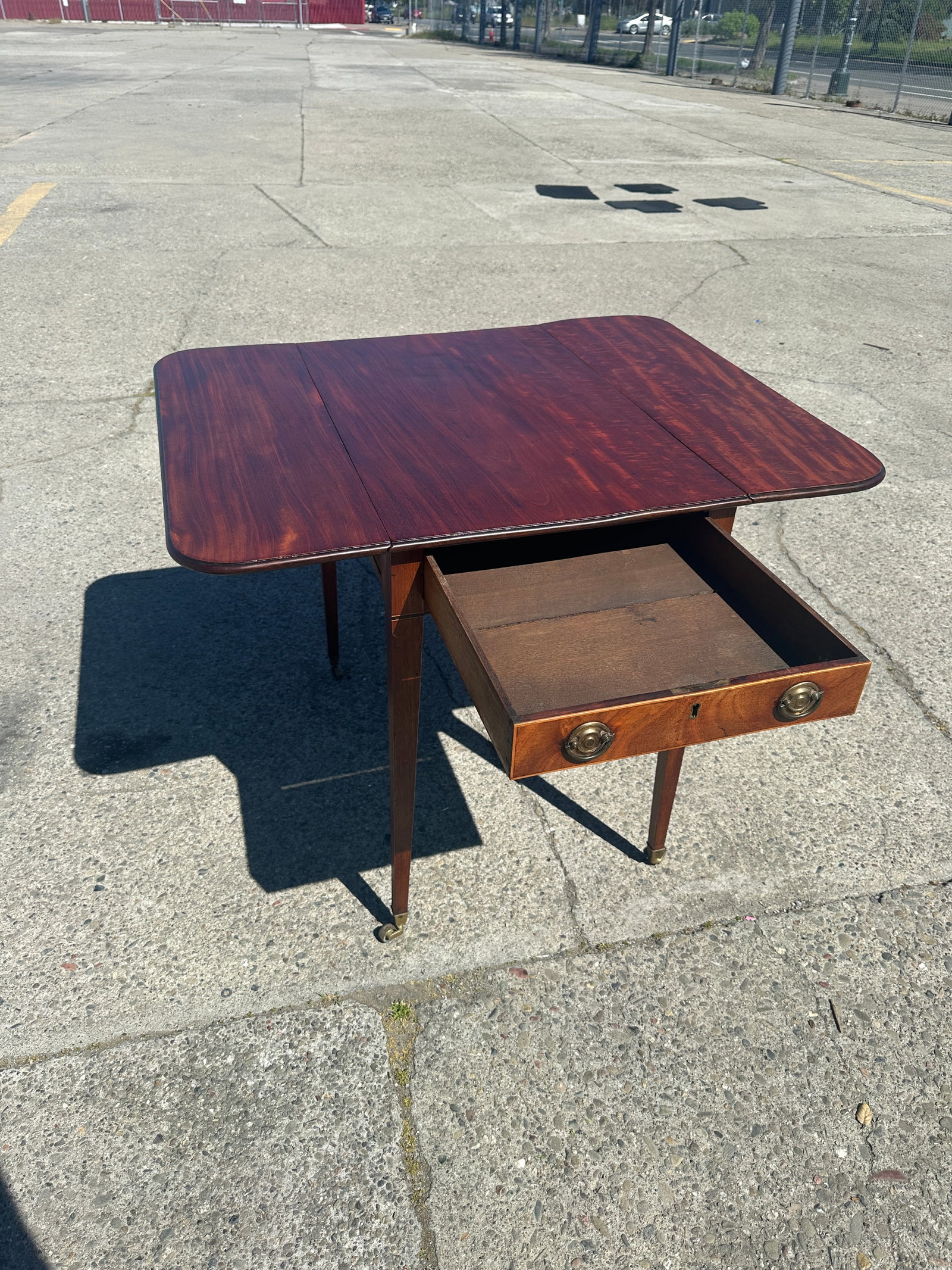 Antique Federal Sheraton Mahogany Drop Leaf Pembroke Table Inlay Brass Casters - 4