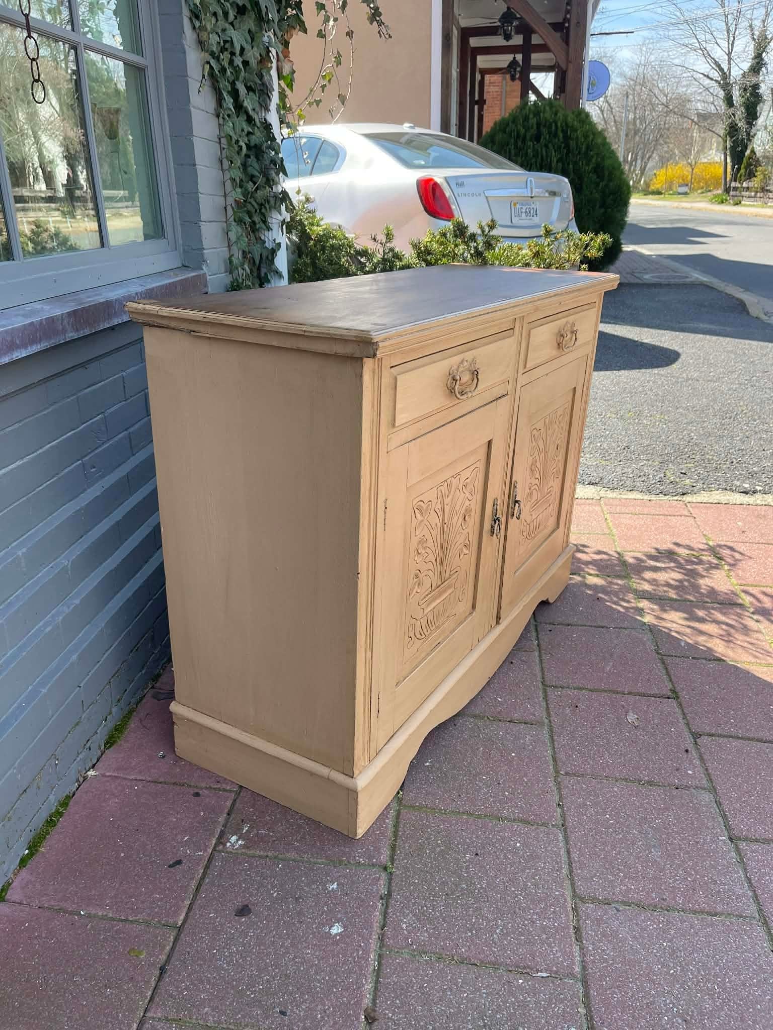 English Edwardian Painted Pine Cabinet Buffet Sideboard 1900s - 2