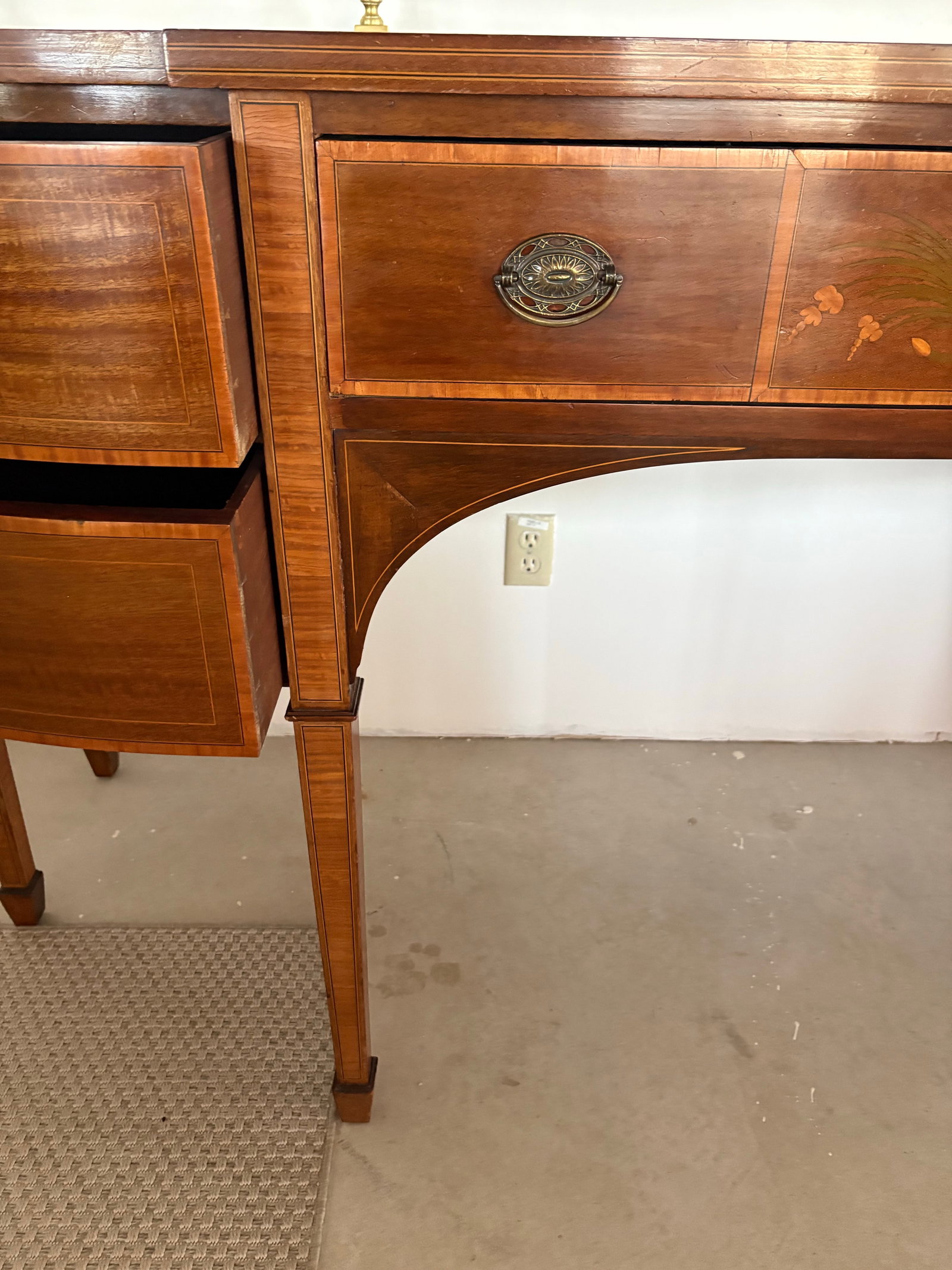 English George III Inlaid Sideboard With Banding and Marquetry, 19th Century - 3