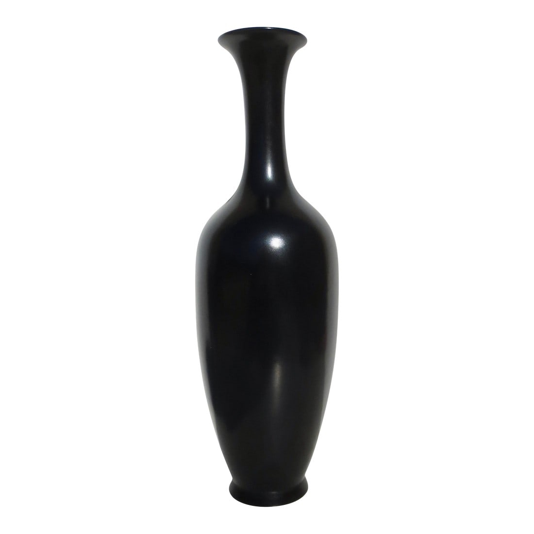 Mid-Century Japanese Tokoname Matte Bronze Glaze Vase: Beautiful, high-style Japanese Tokoname-ware vase. Hard red clay body in the tall bottle shape. matte glaze with bronze to black color over the whole and the interior. A raised bottom is also matte