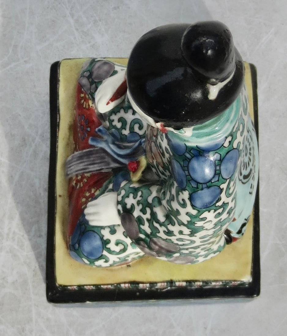 Antique Japanese Kutani Ceramic Figure - 5
