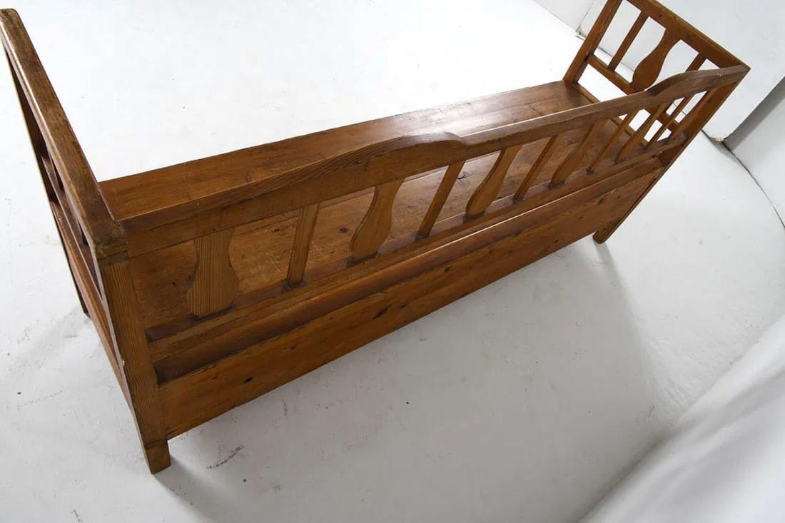 19th Century Swedish Hand-Carved Pine Settle Bench With Storage - 5