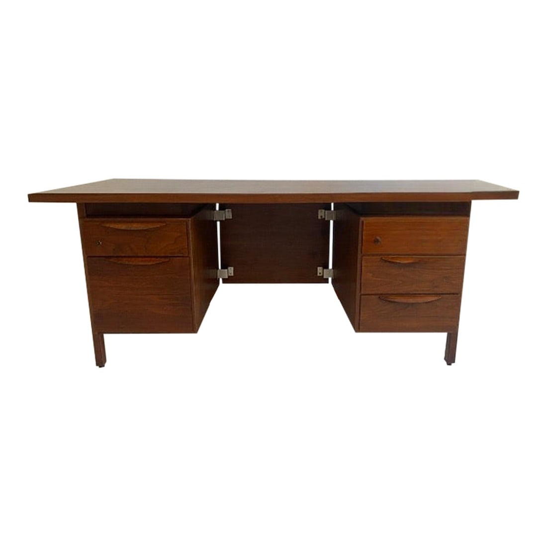 Jens Risom Mid Century Walnut Wood Executive Desk 1960s: A large Jens Risom executive desk in walnut, featuring five drawers. Restored to a very good standard ready for your home Dismantles *No keys for locking mechanism. Dimensions: 78"L × 36W"